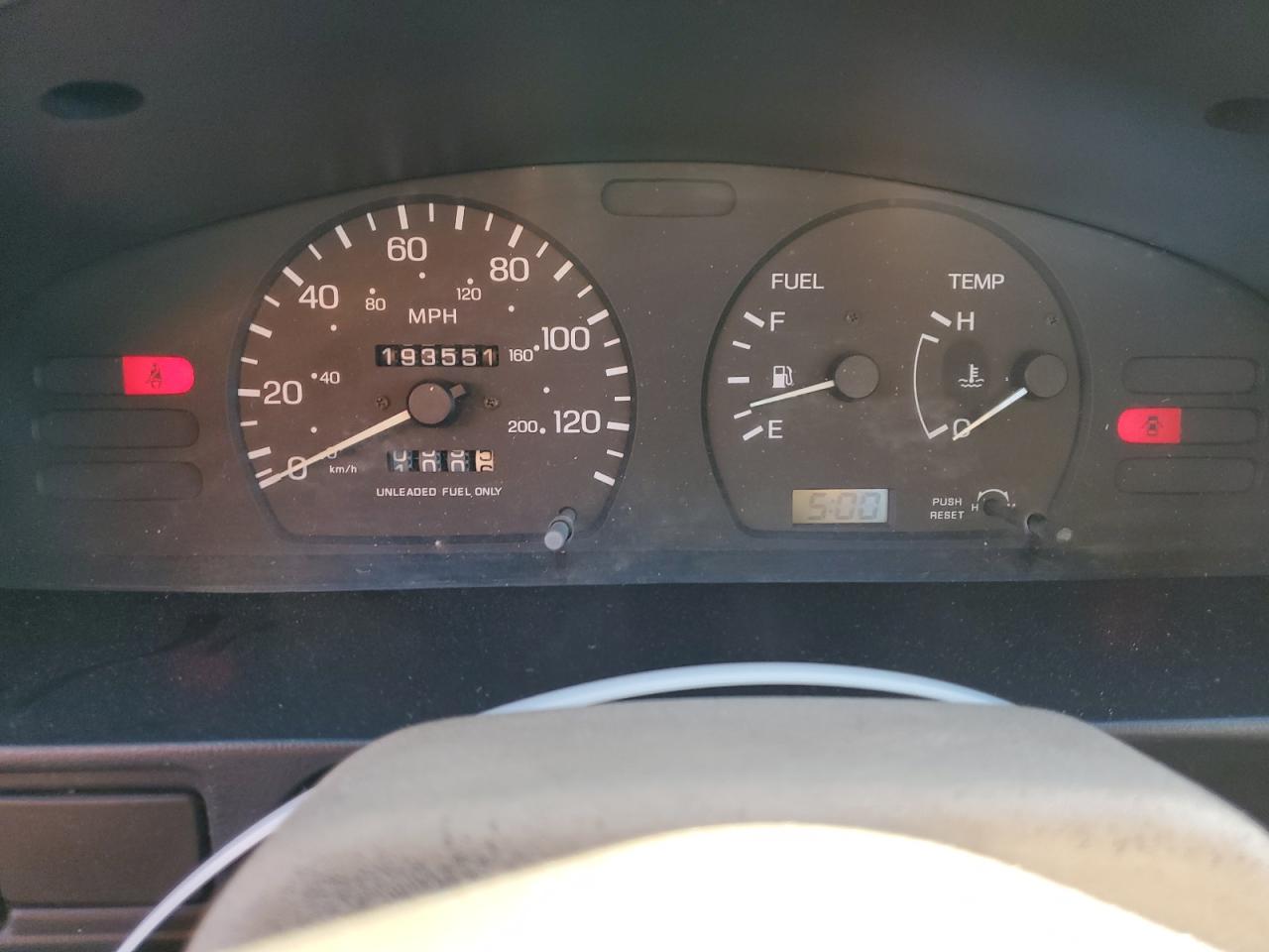 1993 Nissan Sentra E Silver vin: 1N4EB32A6PC727892