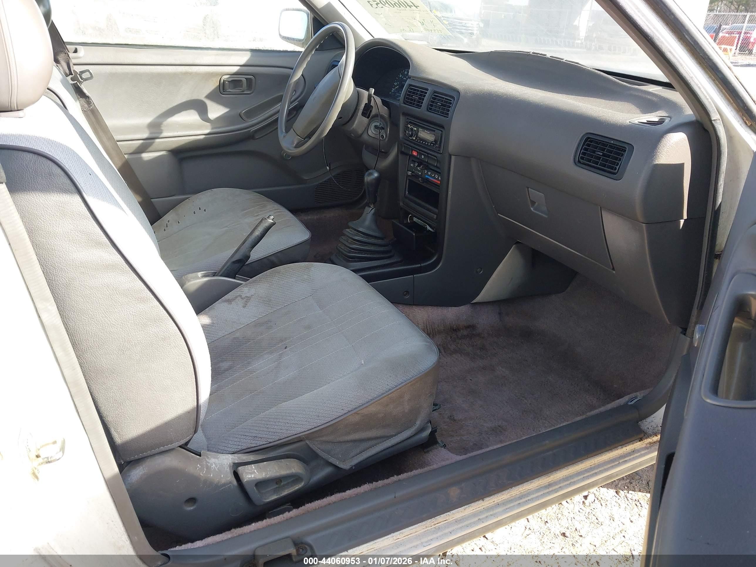 1993 Nissan Sentra E/xe/se White vin: 1N4EB32A6PC794802