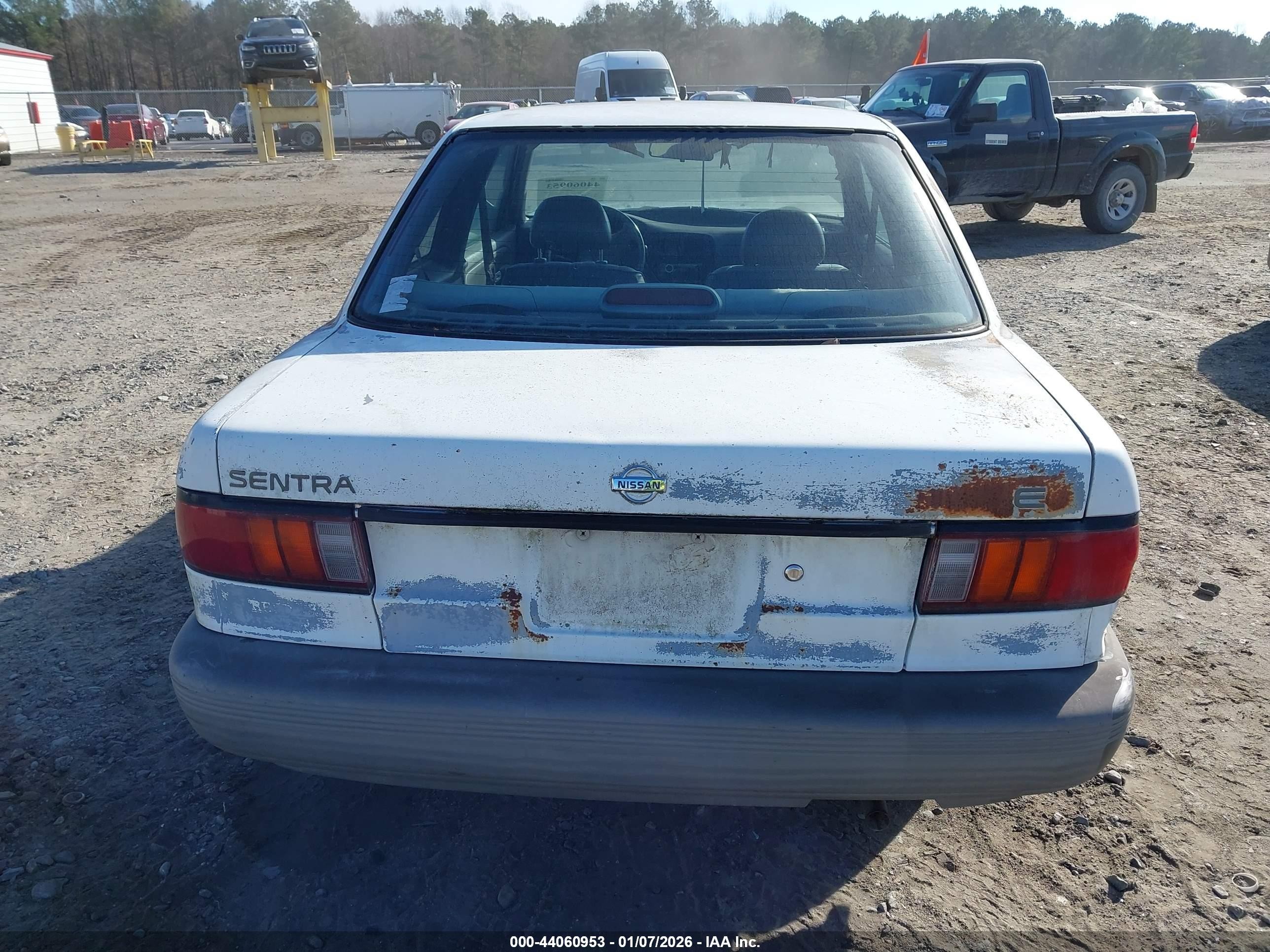 1993 Nissan Sentra E/xe/se White vin: 1N4EB32A6PC794802