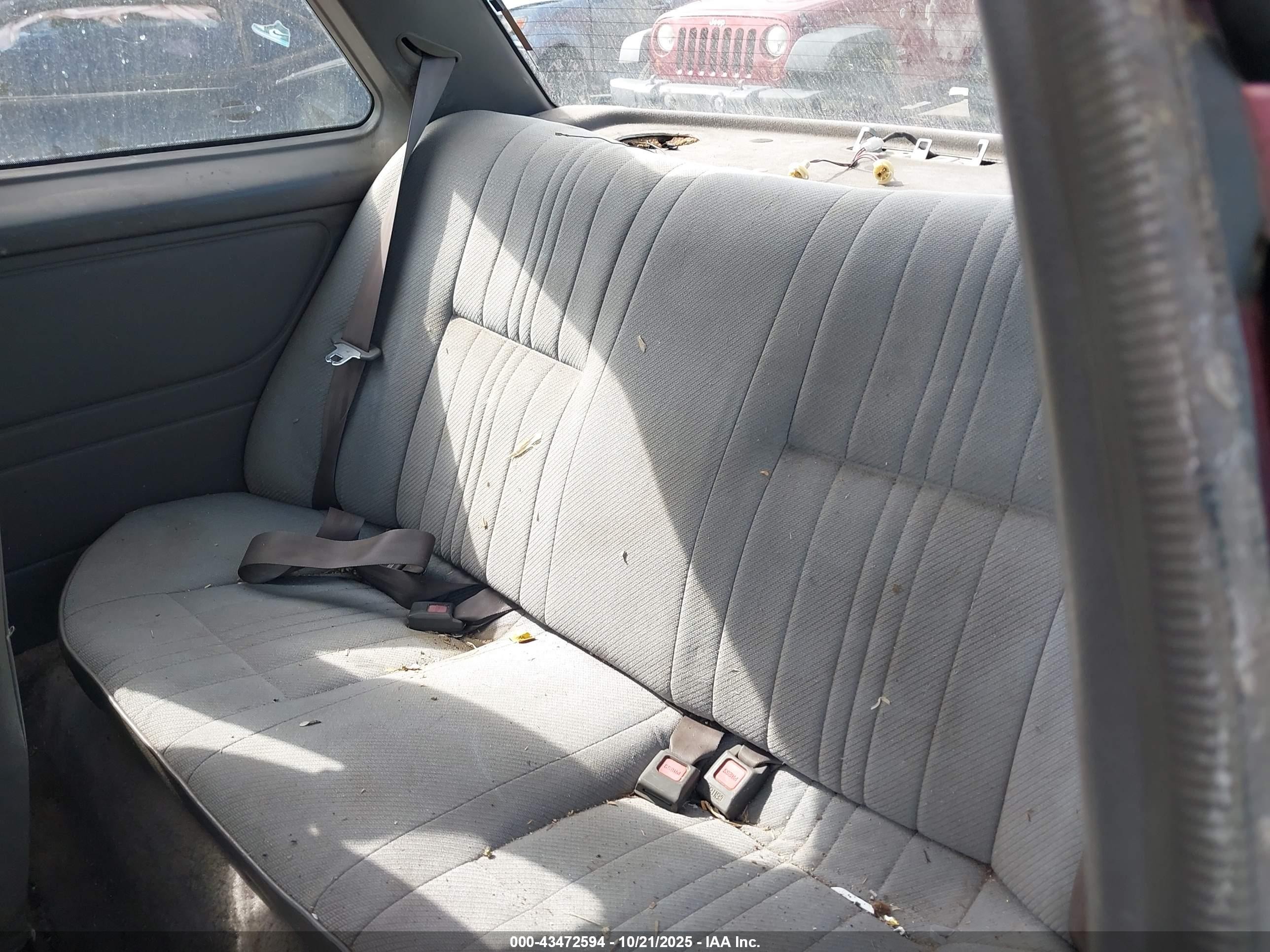 1993 Nissan Sentra E/xe/se Red vin: 1N4EB32A8PC701505