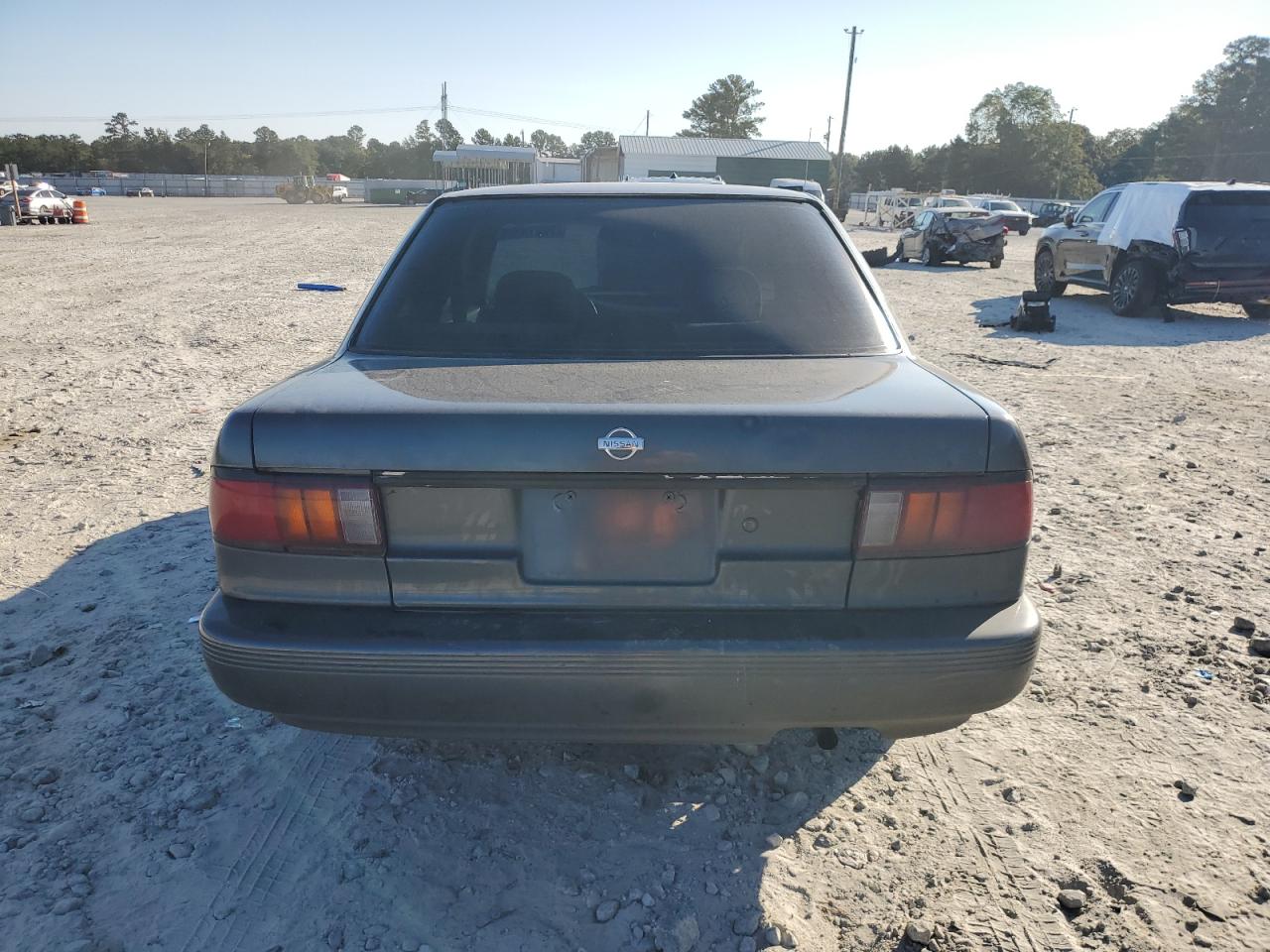 1993 Nissan Sentra E Green vin: 1N4EB32H5PC800599
