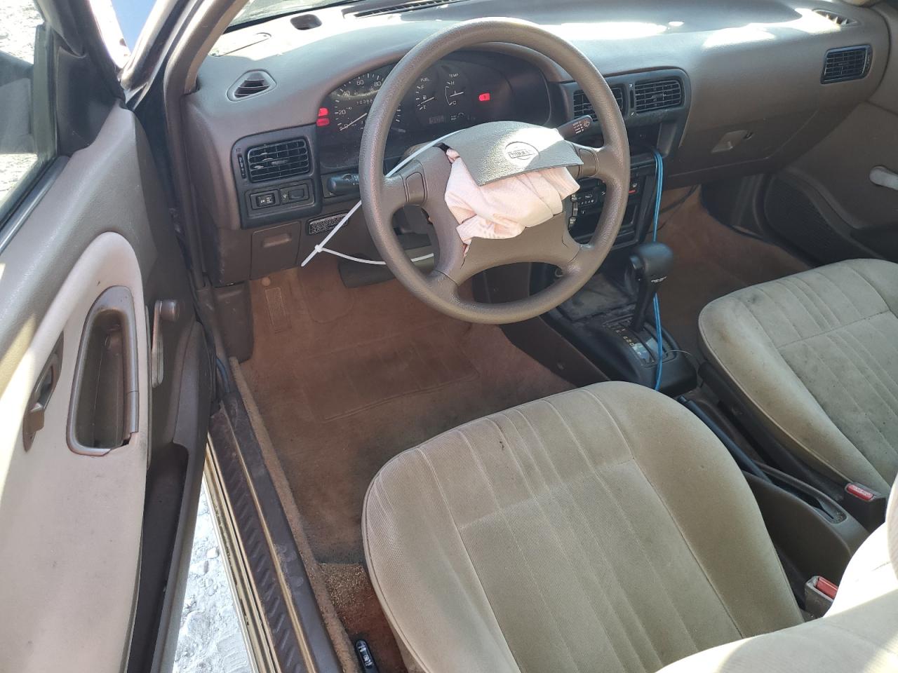 1993 Nissan Sentra E Green vin: 1N4EB32H5PC800599