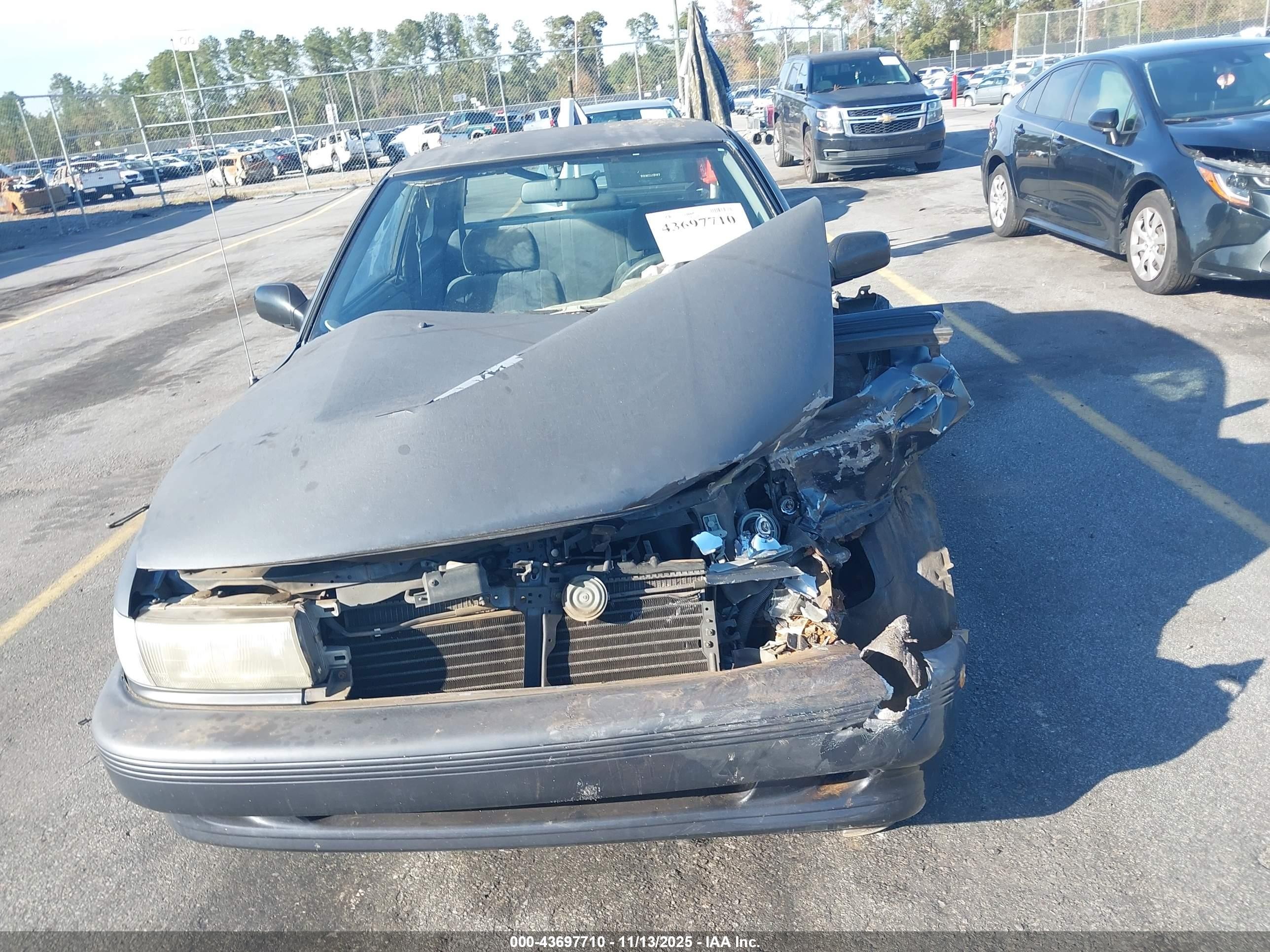 1993 Nissan Sentra E/xe/se Серый vin: 1N4EB32H5PC814471