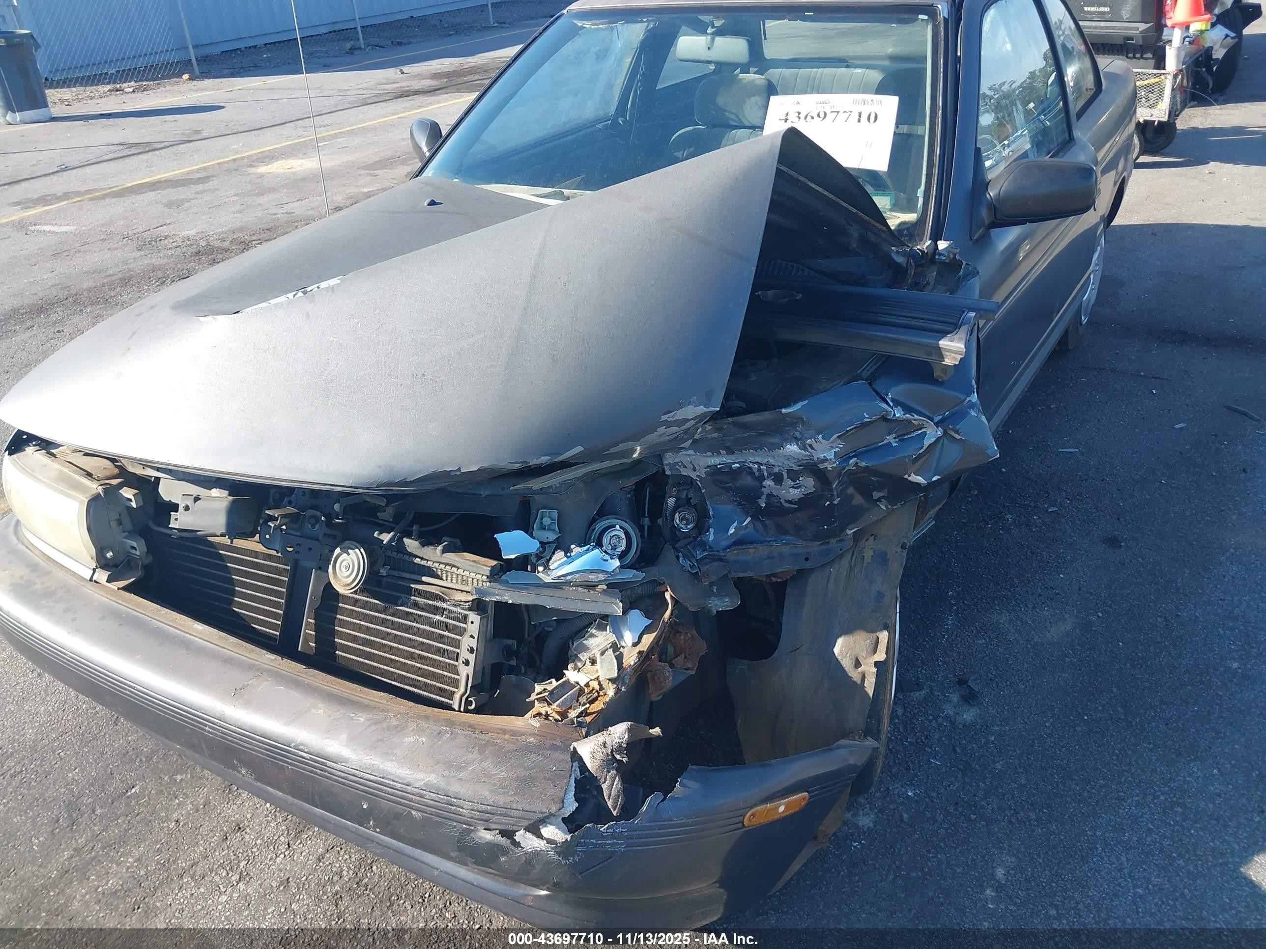 1993 Nissan Sentra E/xe/se Серый vin: 1N4EB32H5PC814471