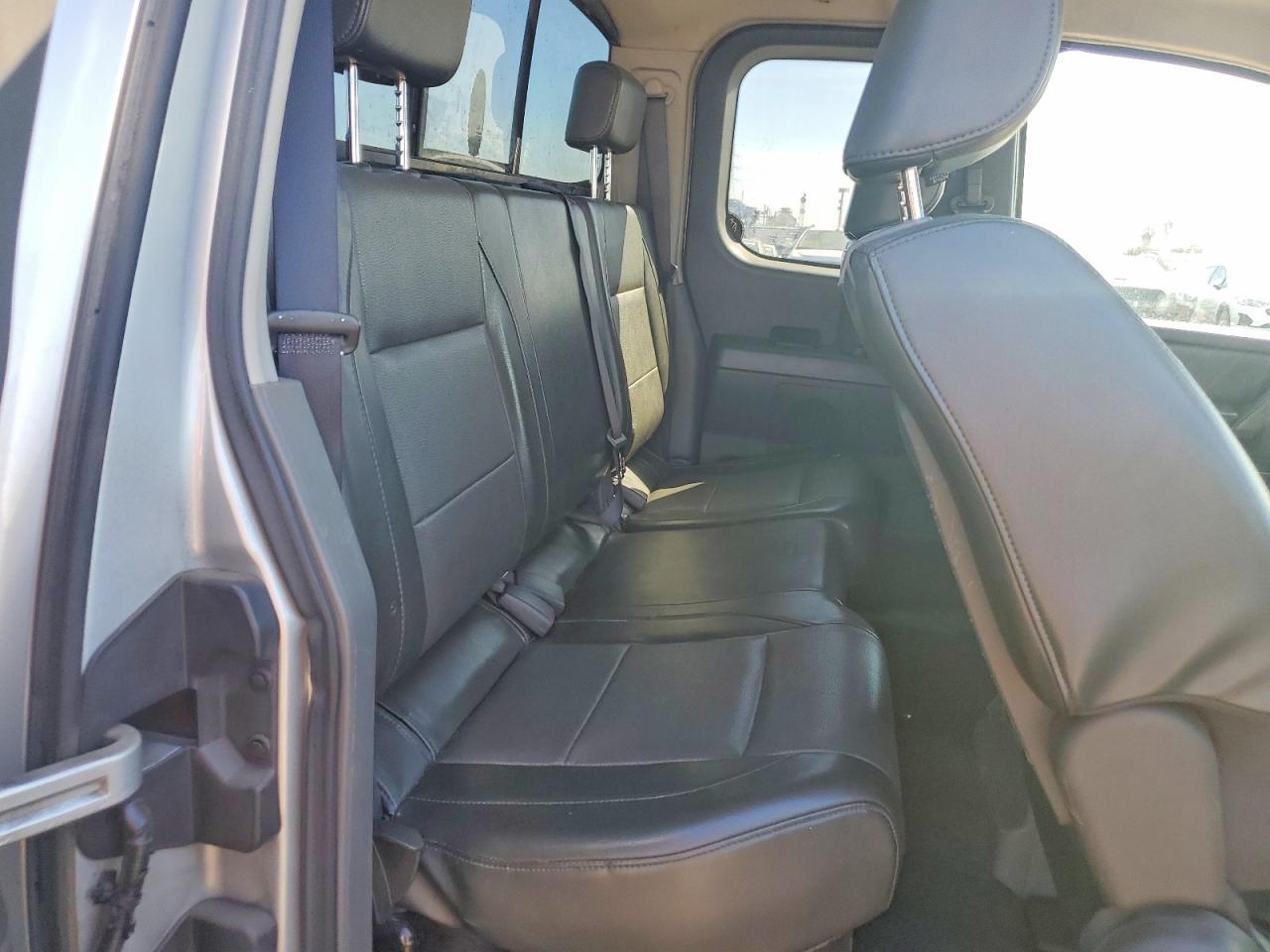 2005 Nissan Titan Xe Silver vin: 1N6AA06A05N559766