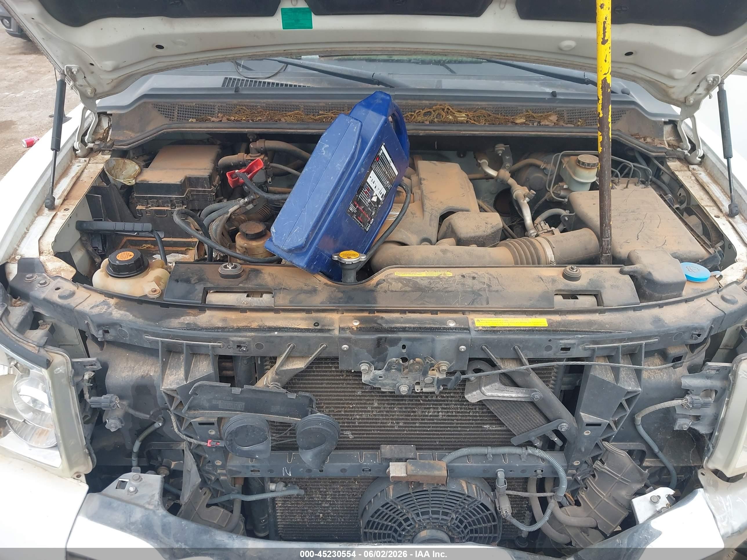 2004 Nissan Titan Le Белый vin: 1N6AA06A44N580487
