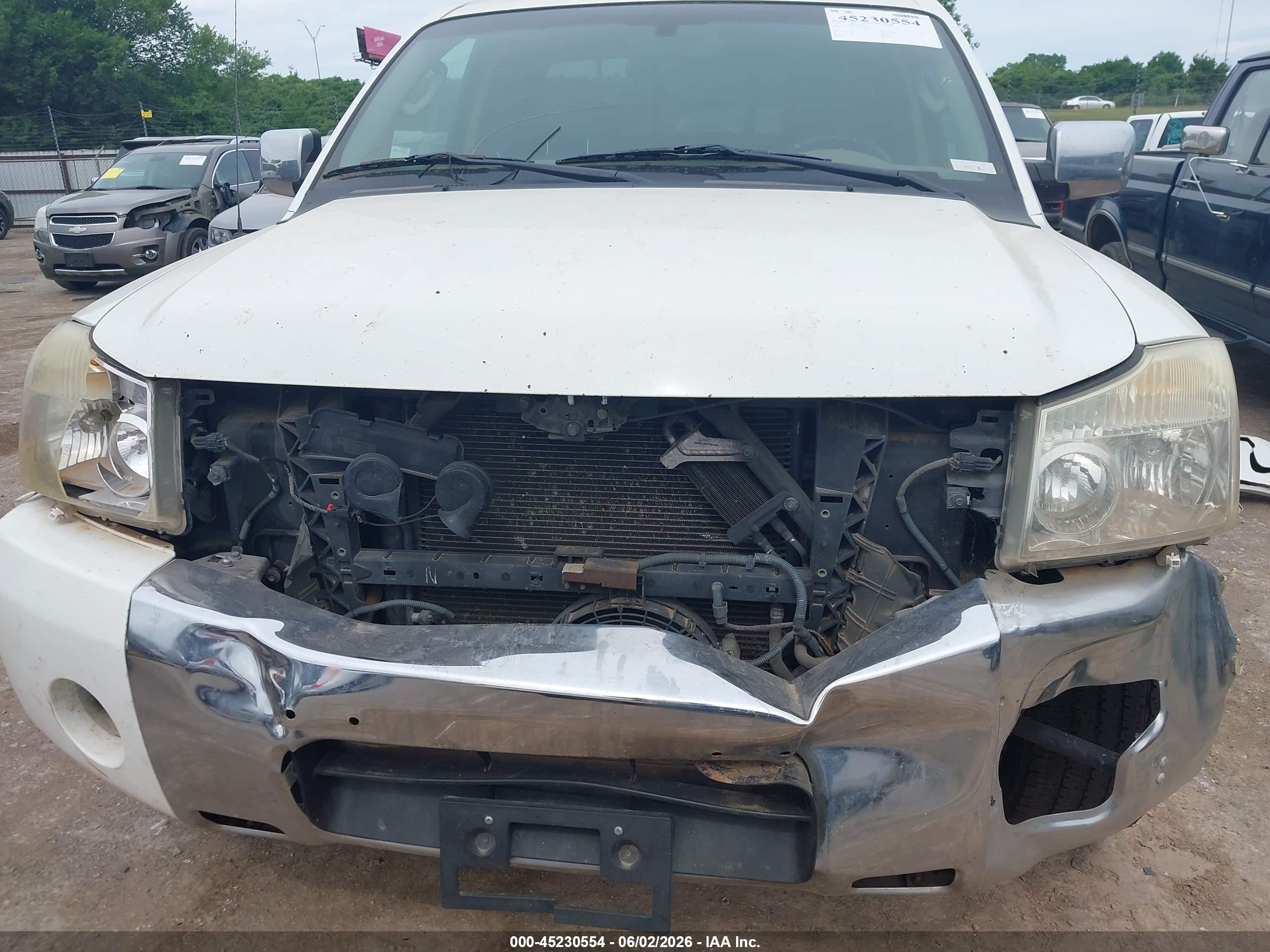 2004 Nissan Titan Le Белый vin: 1N6AA06A44N580487
