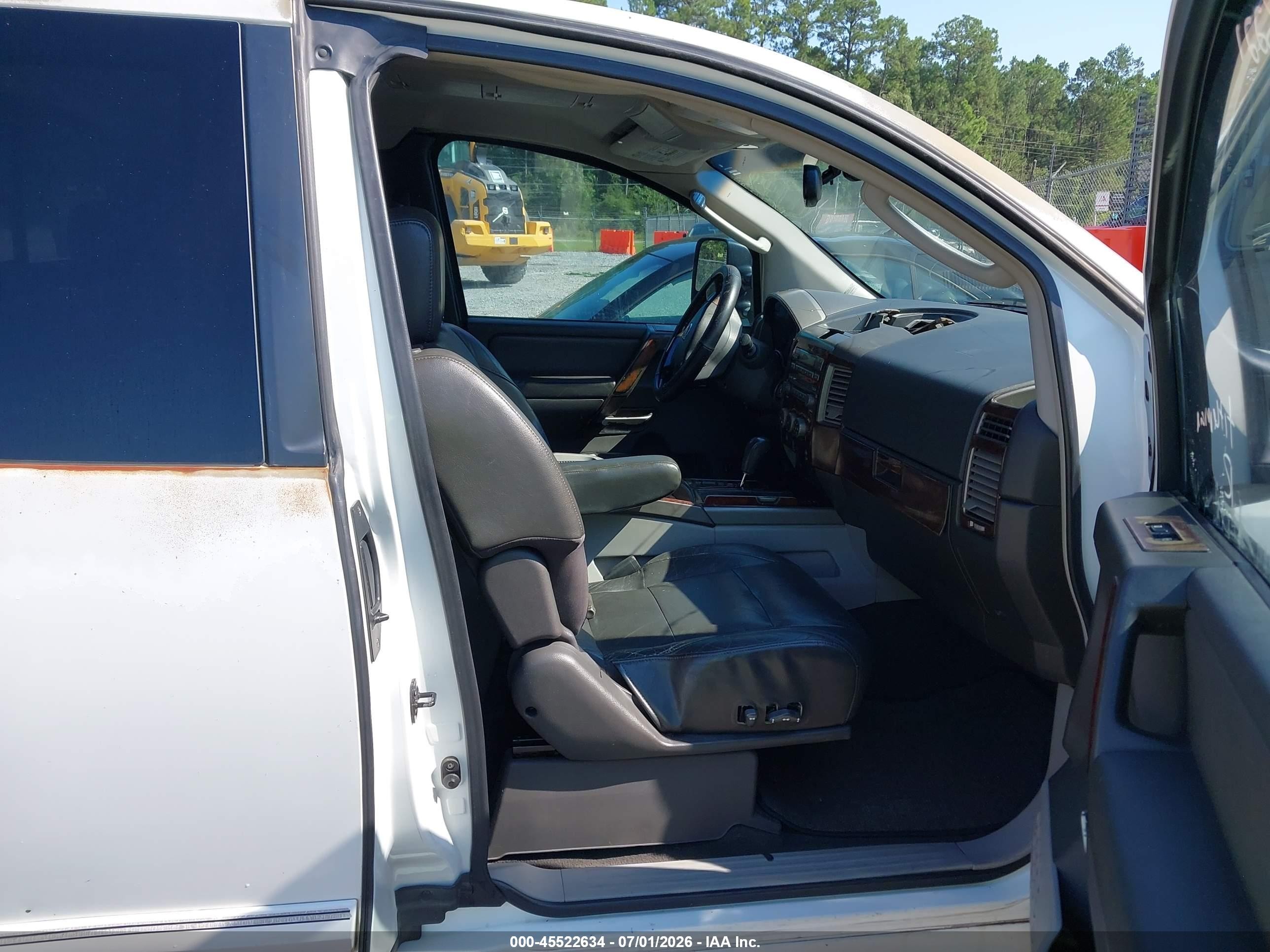 2004 Nissan Titan Le Белый vin: 1N6AA06A64N533221