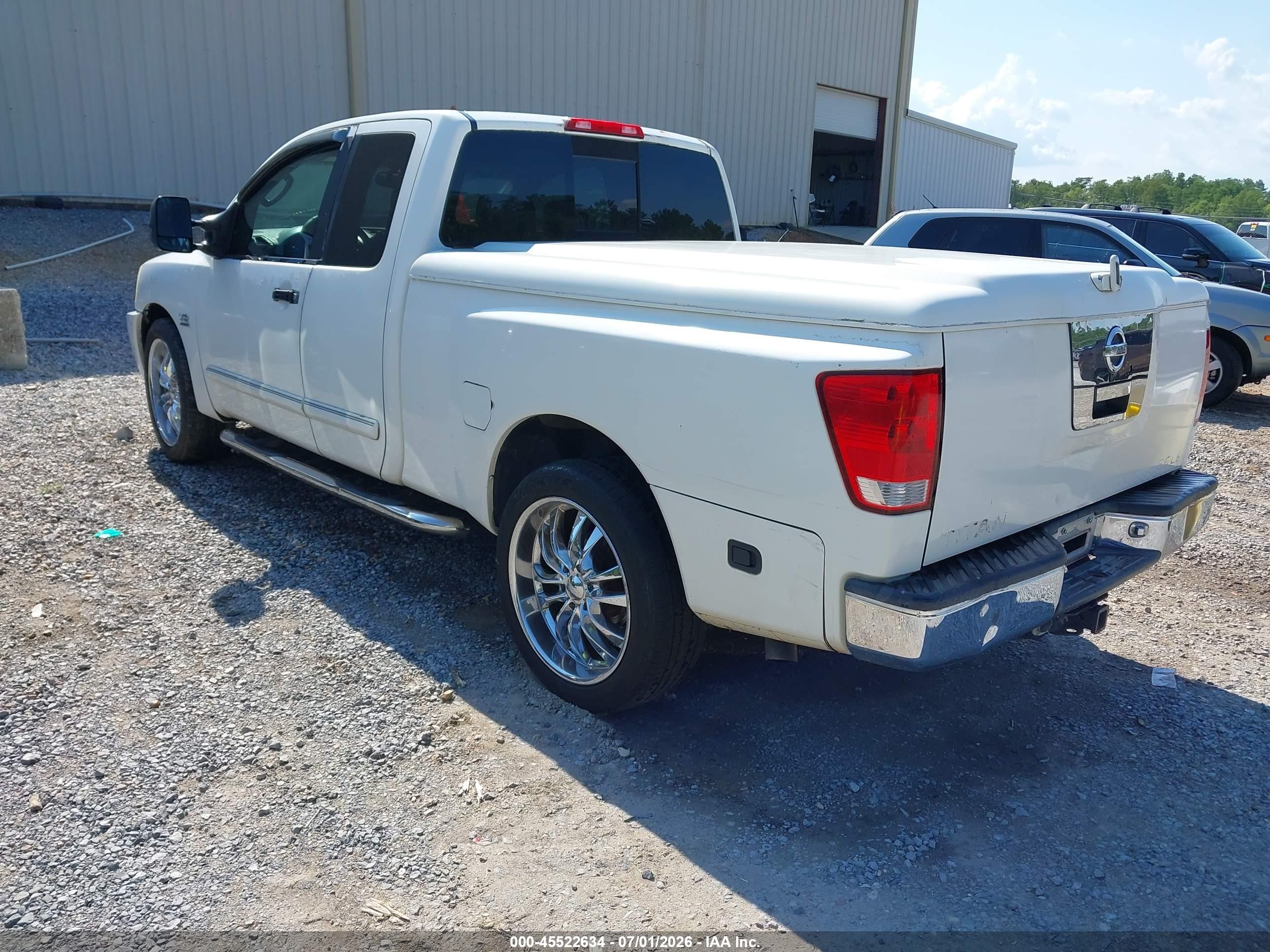 2004 Nissan Titan Le Белый vin: 1N6AA06A64N533221