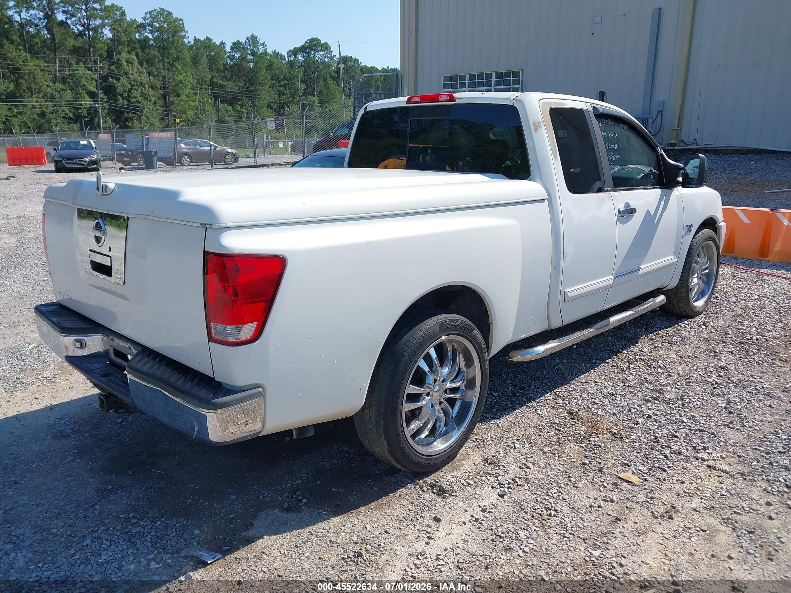 2004 Nissan Titan Le Белый vin: 1N6AA06A64N533221