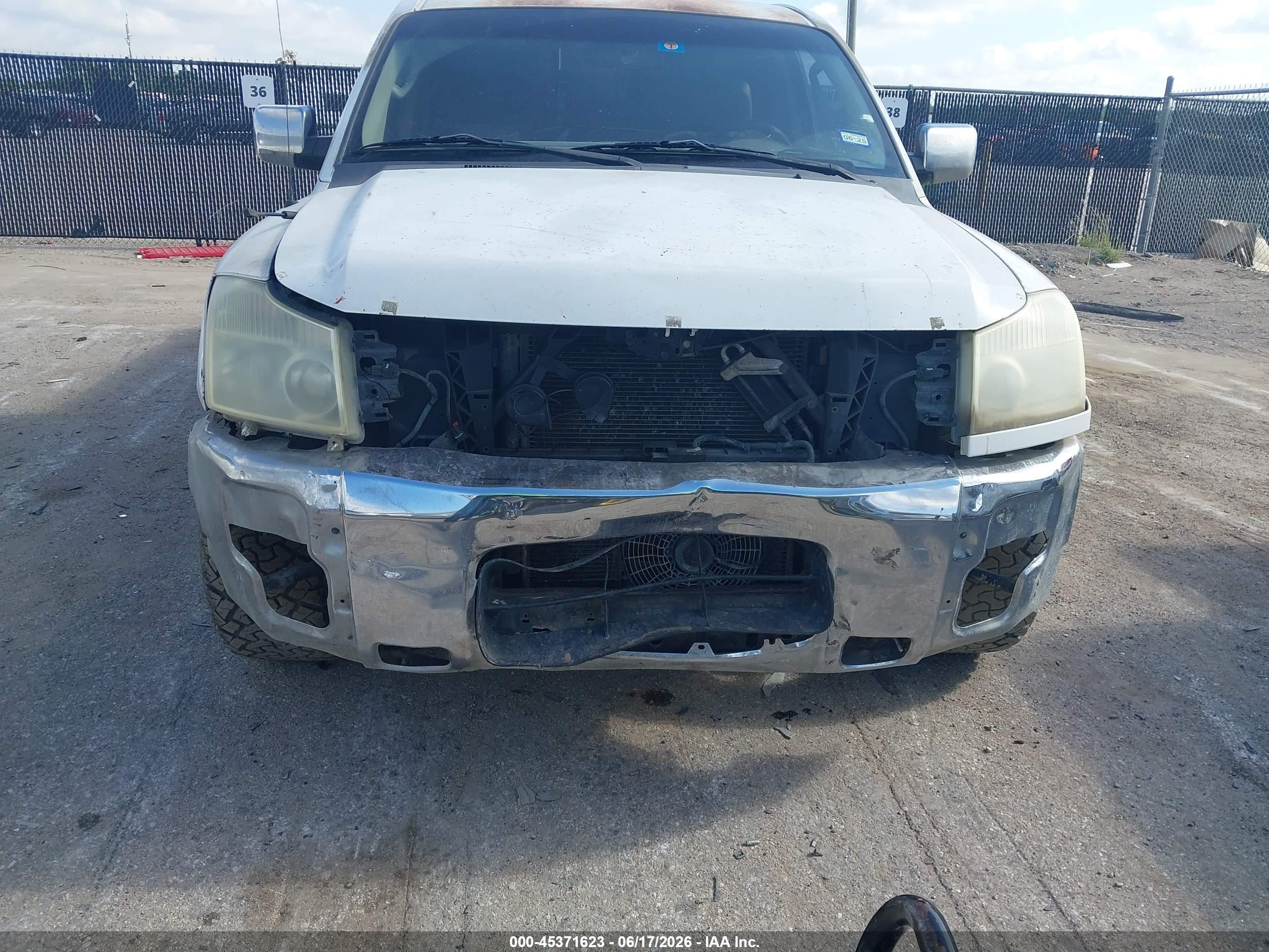 2004 Nissan Titan Se White vin: 1N6AA06A84N508353