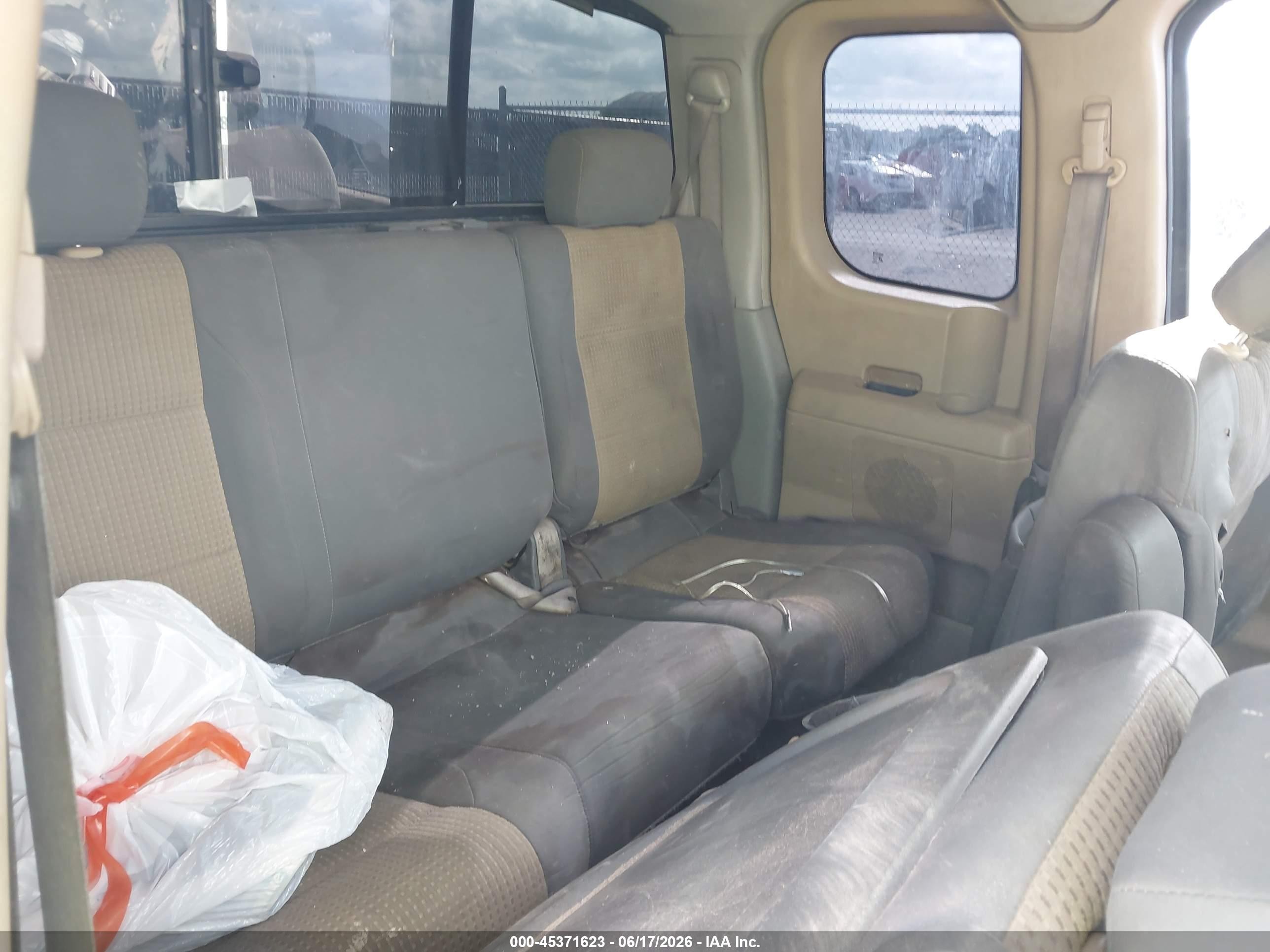 2004 Nissan Titan Se White vin: 1N6AA06A84N508353