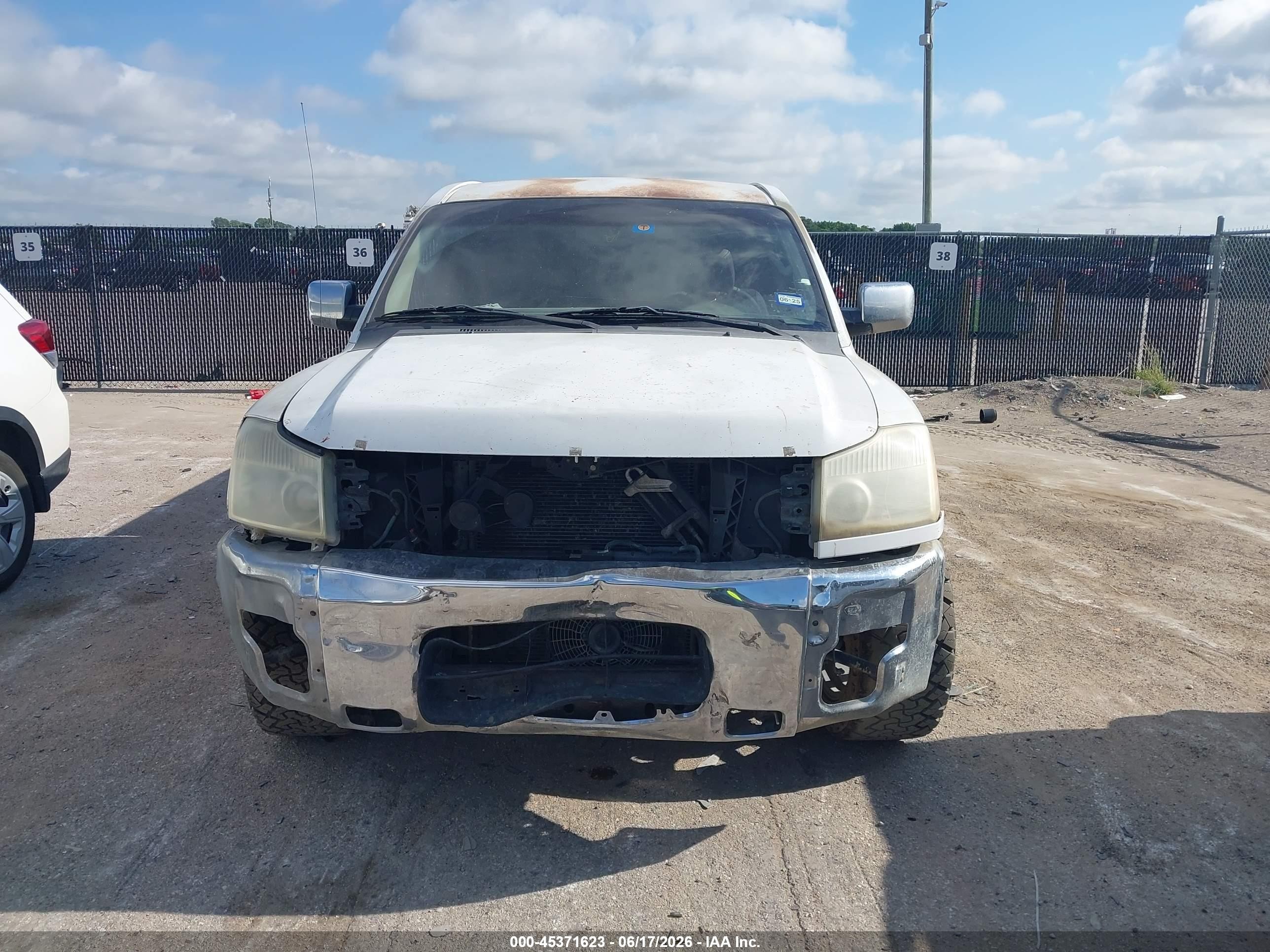 2004 Nissan Titan Se White vin: 1N6AA06A84N508353