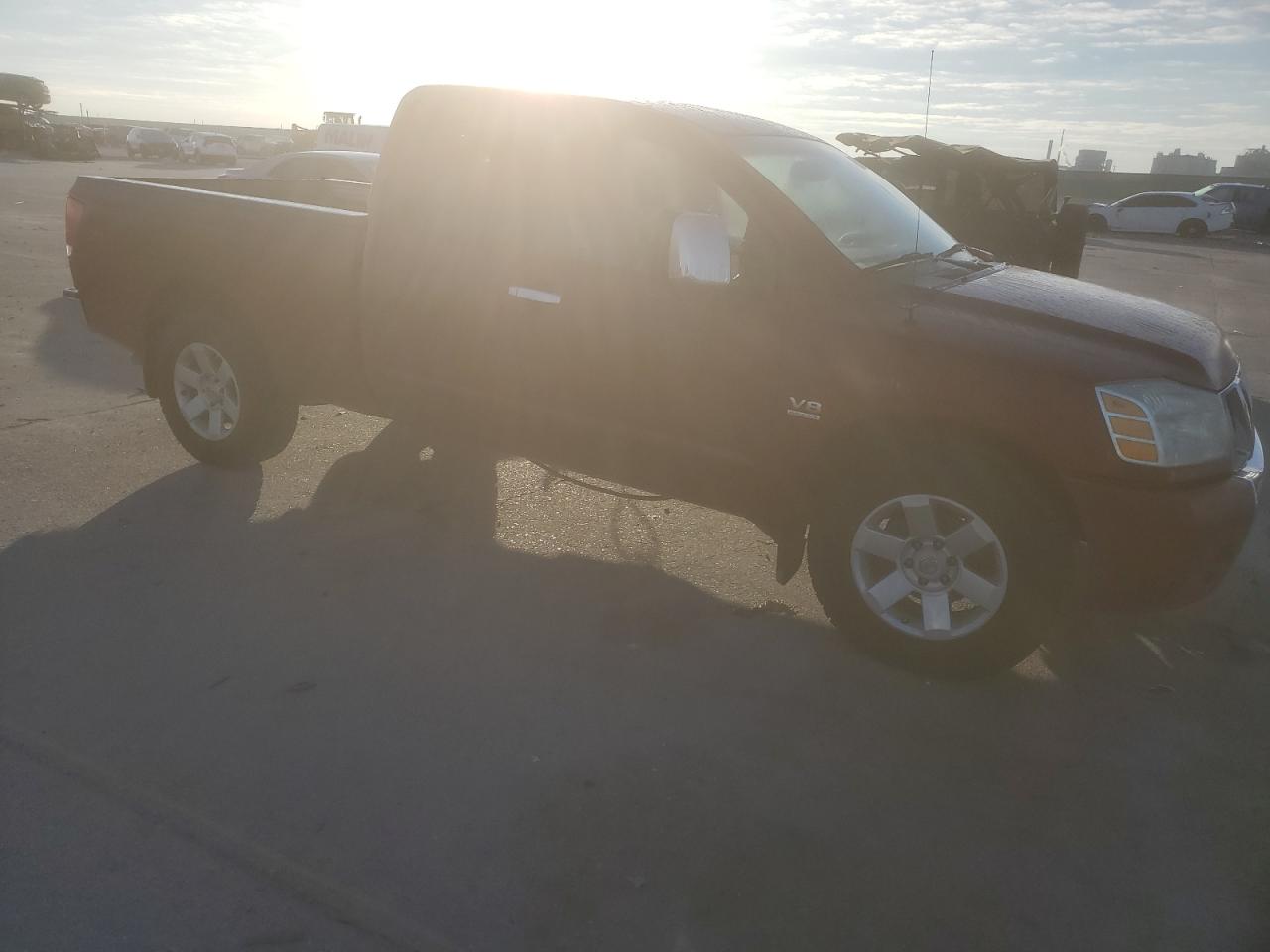 2004 Nissan Titan Xe Red vin: 1N6AA06A84N590763