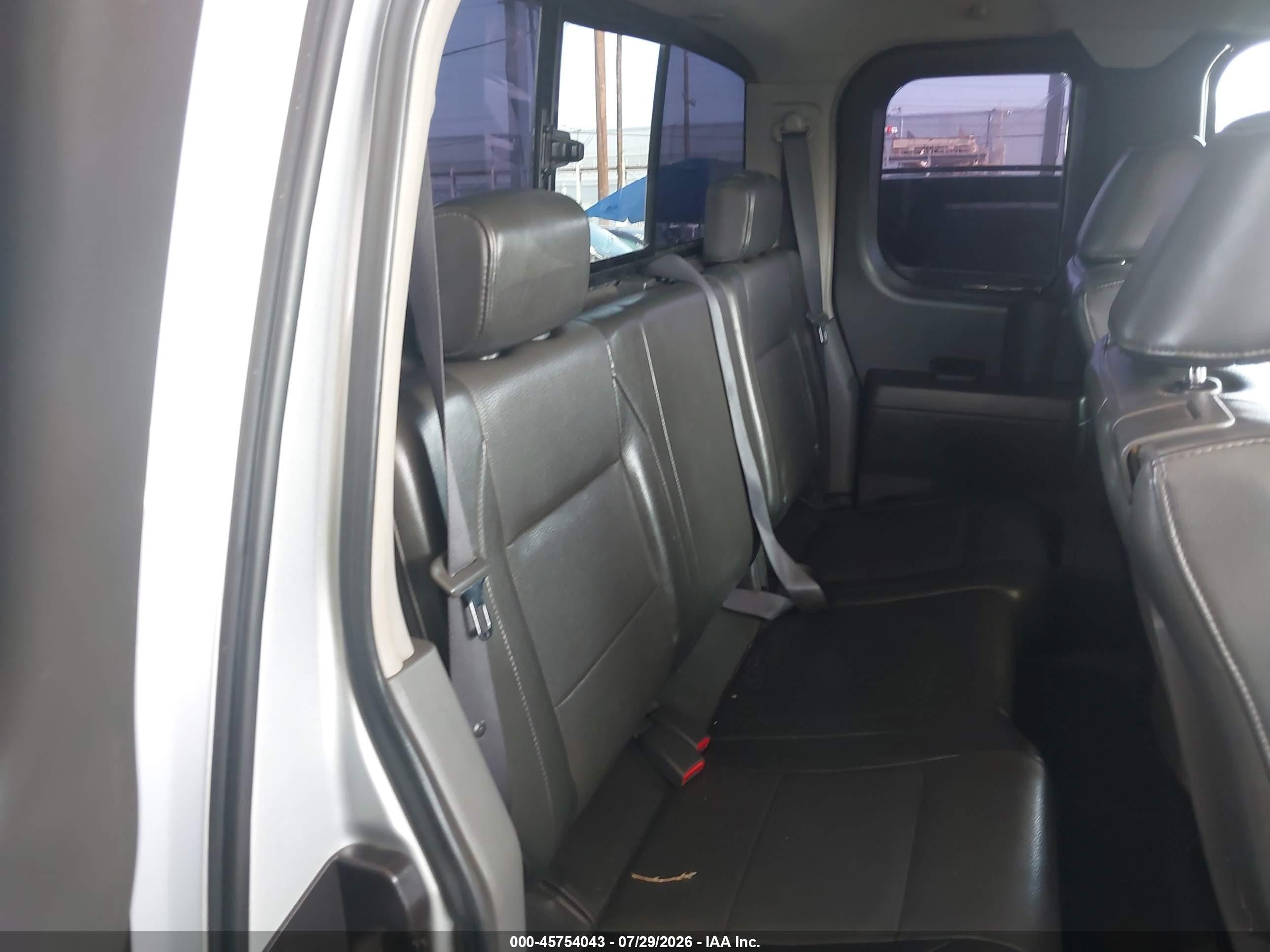 2005 Nissan Titan Le Silver vin: 1N6AA06A95N522375