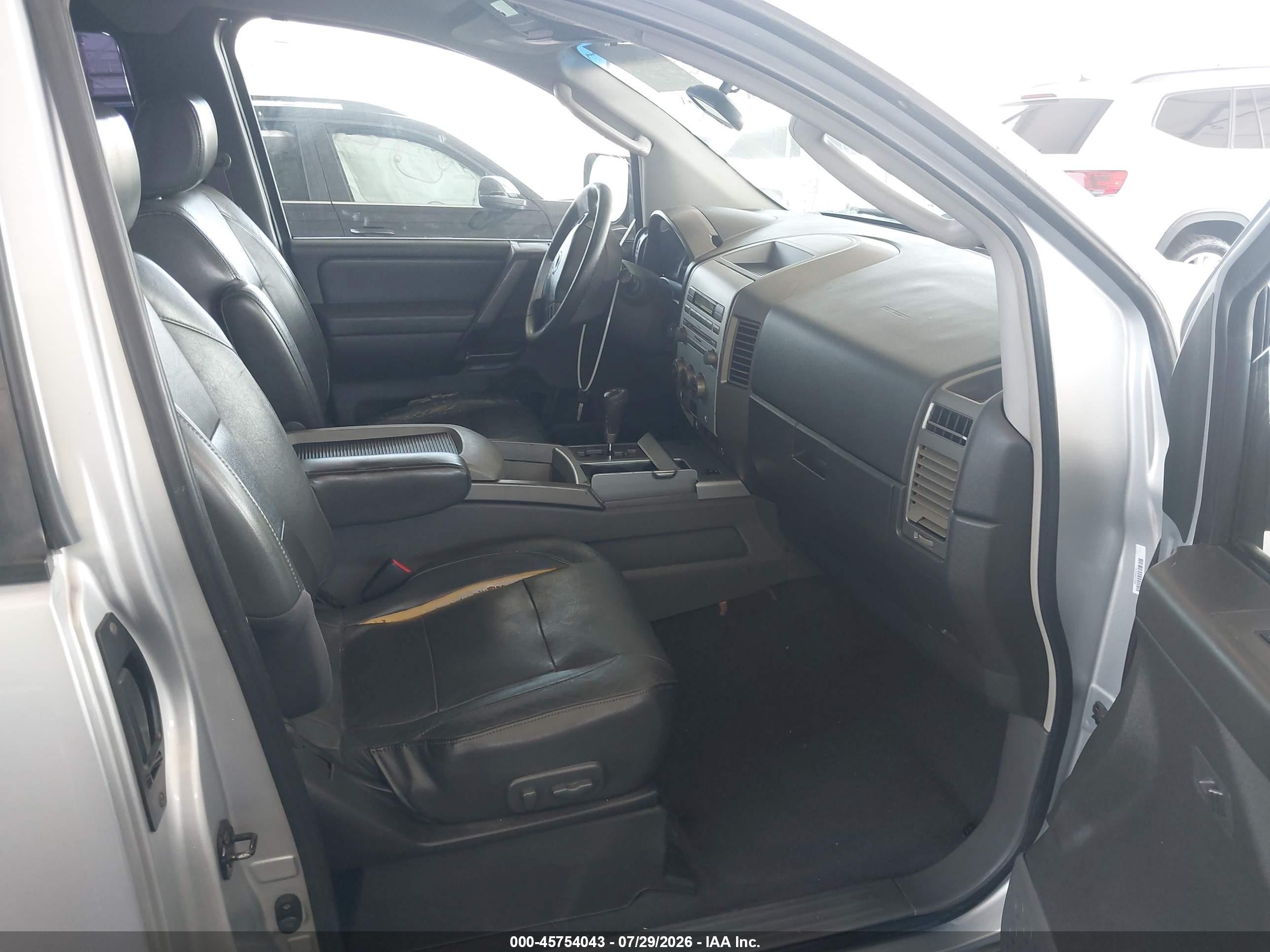 2005 Nissan Titan Le Silver vin: 1N6AA06A95N522375