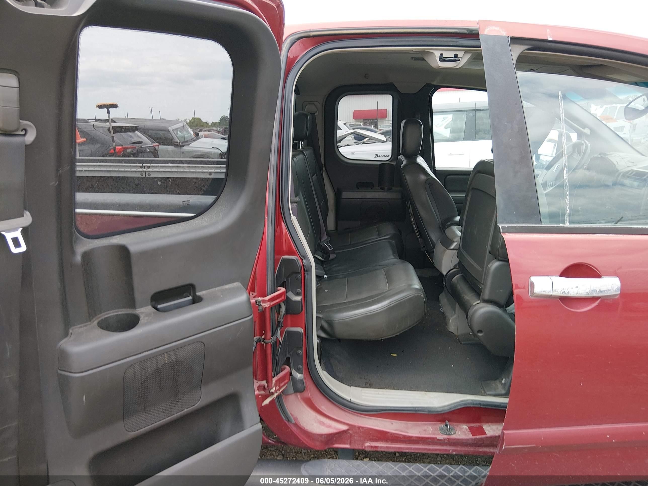 2004 Nissan Titan Le Red vin: 1N6AA06AX4N505325