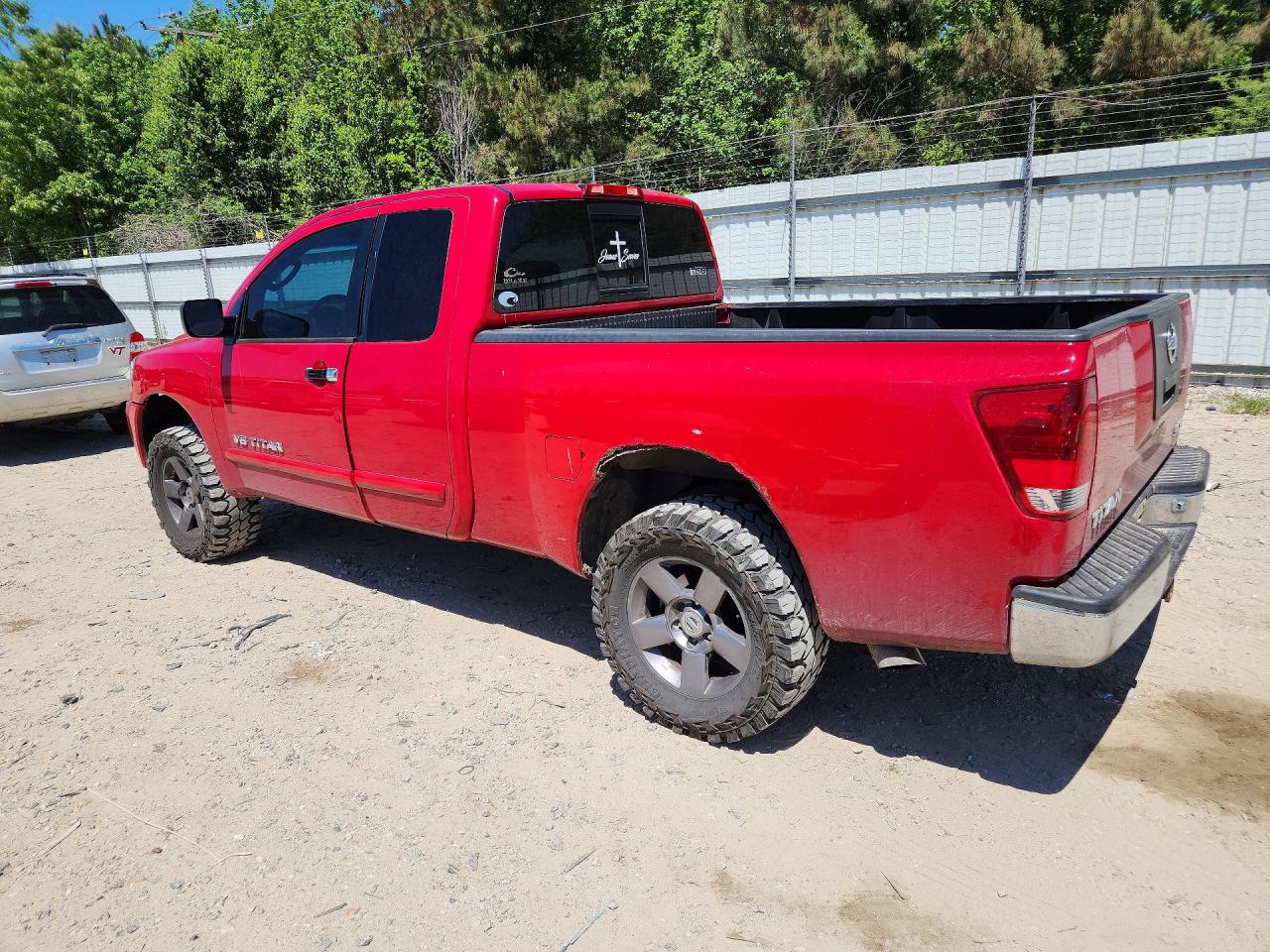 2005 Nissan Titan Xe Red vin: 1N6AA06B05N509636