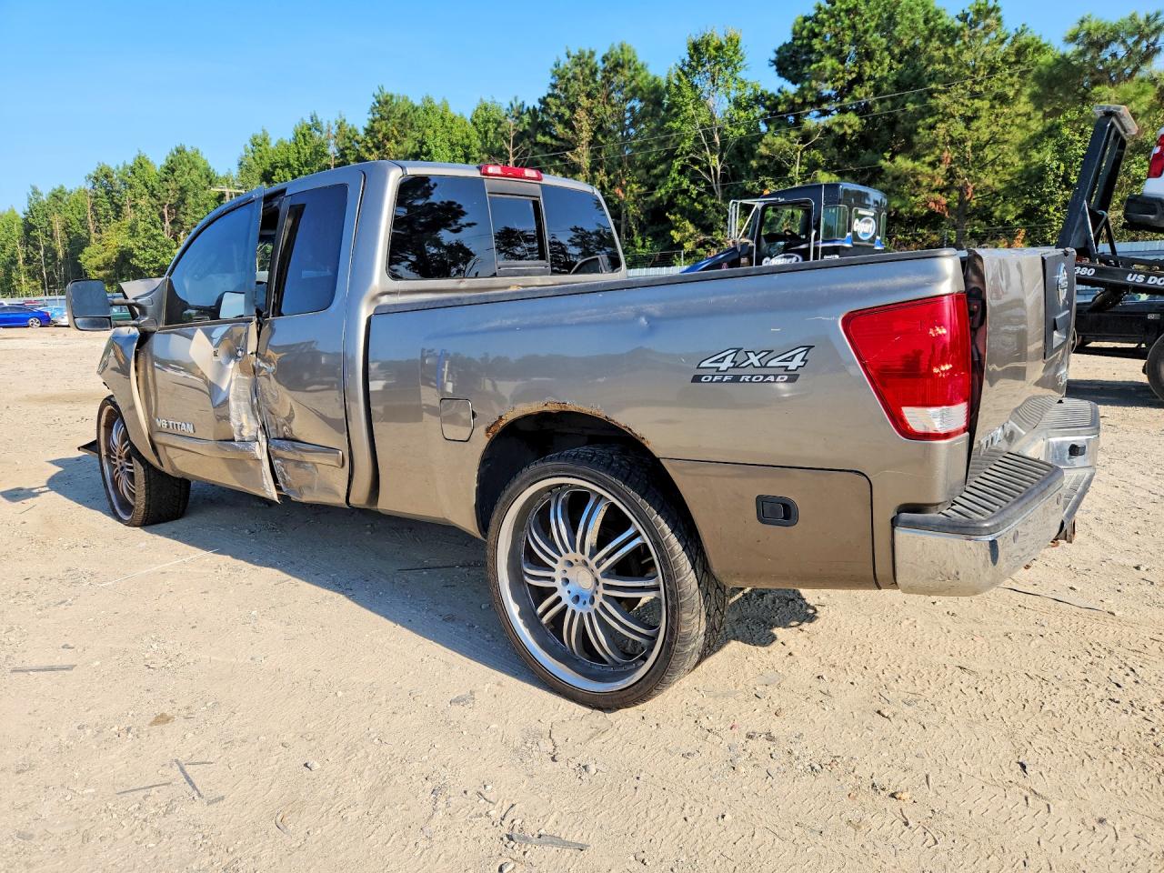 2006 Nissan Titan Gold vin: 1N6AA06B56N532430