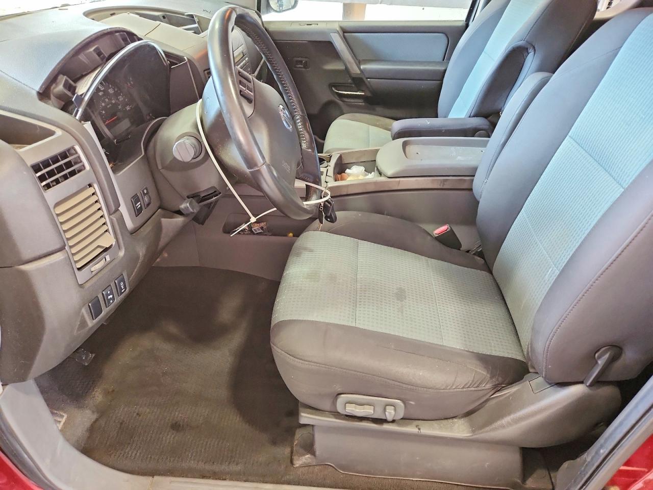 2005 Nissan Titan Xe Burgundy vin: 1N6AA06B65N505154