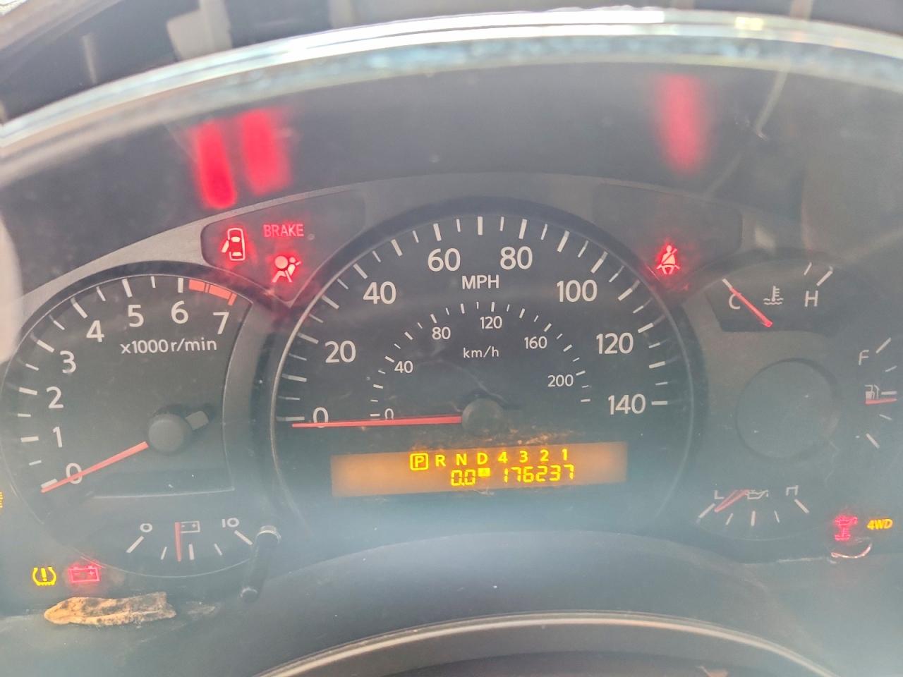 2005 Nissan Titan Xe Burgundy vin: 1N6AA06B65N505154