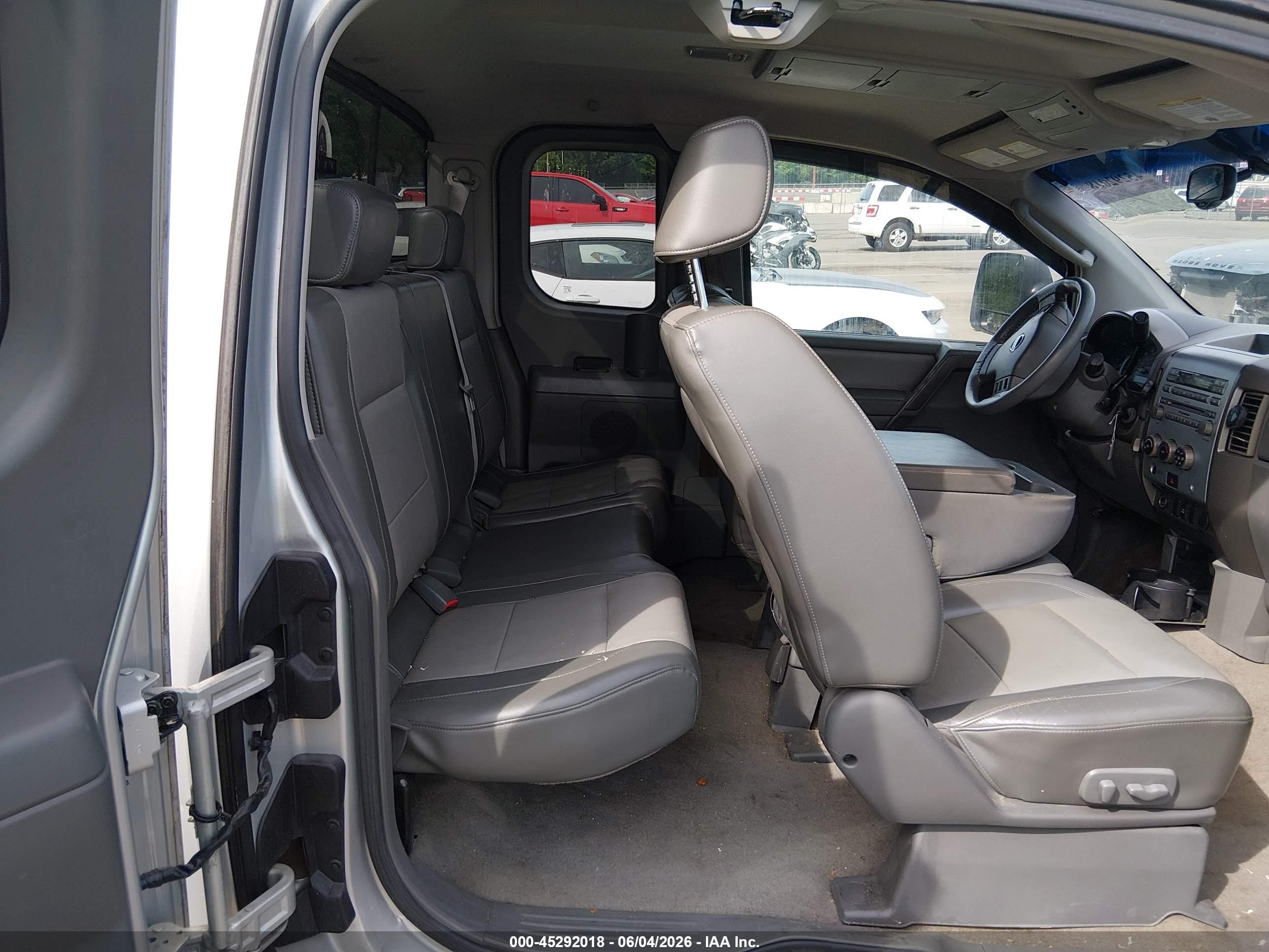 2005 Nissan Titan Le Silver vin: 1N6AA06B65N571395