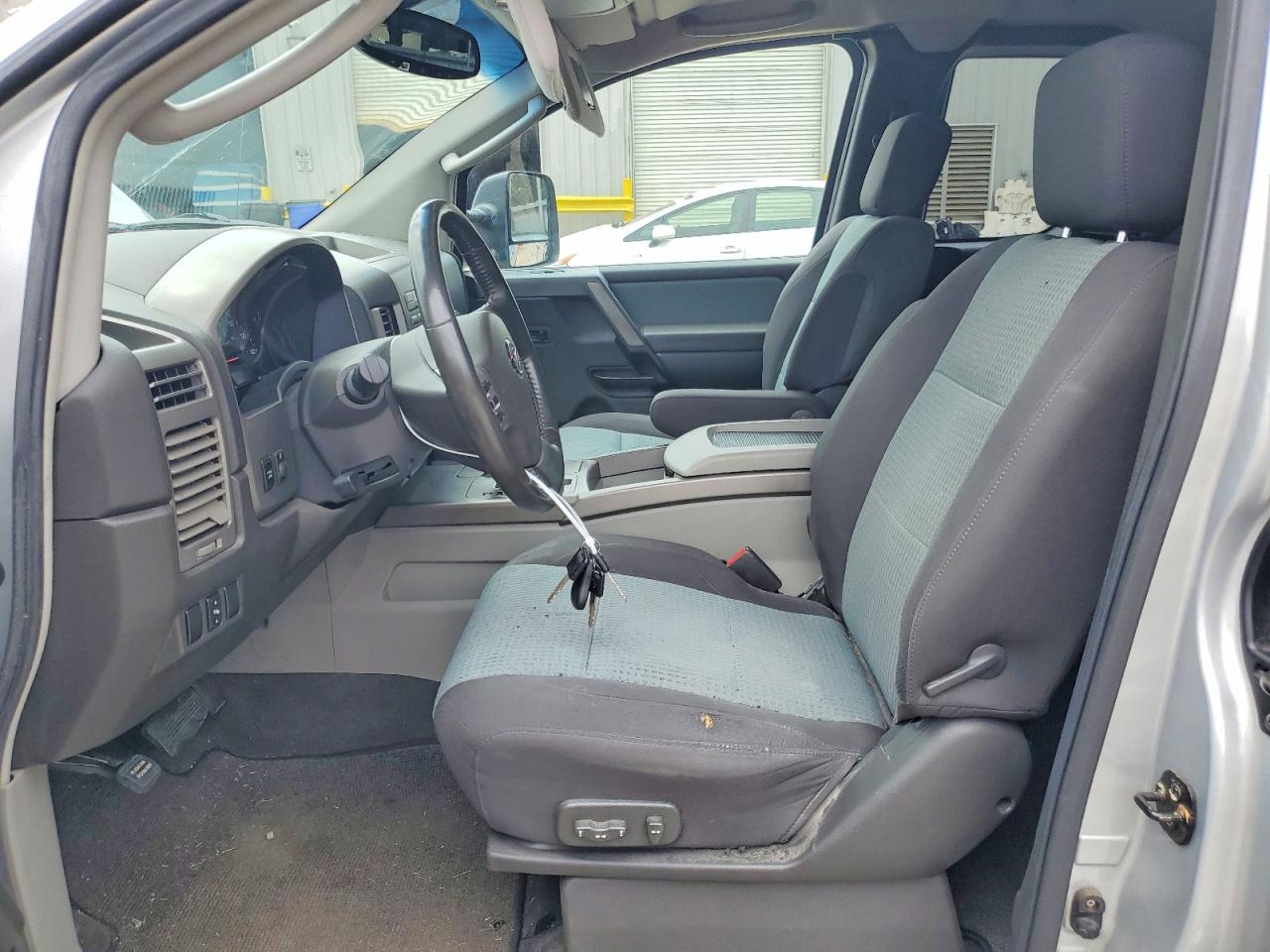 2004 Nissan Titan Xe Silver vin: 1N6AA06B74N563885