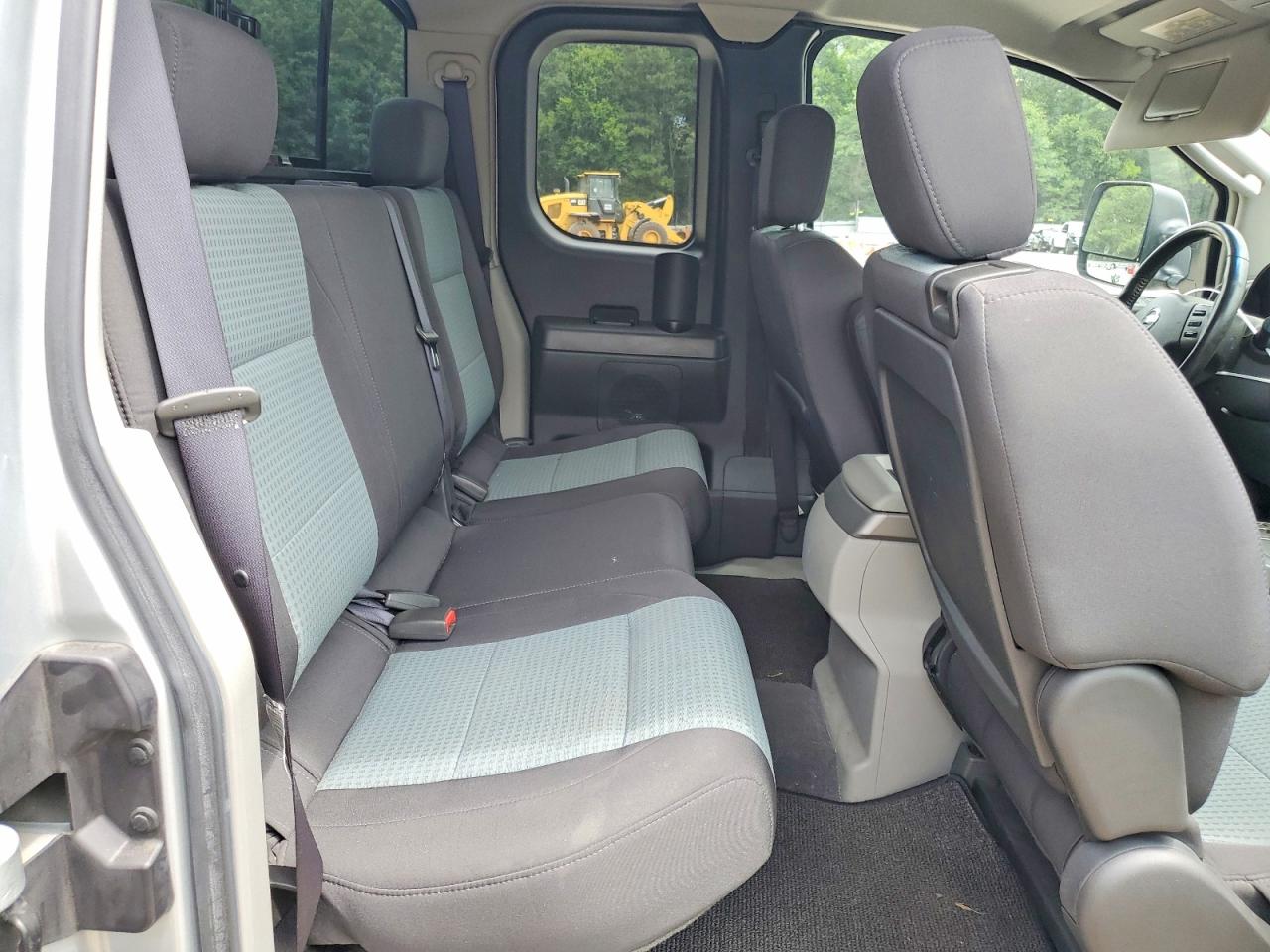 2004 Nissan Titan Xe Silver vin: 1N6AA06B74N563885
