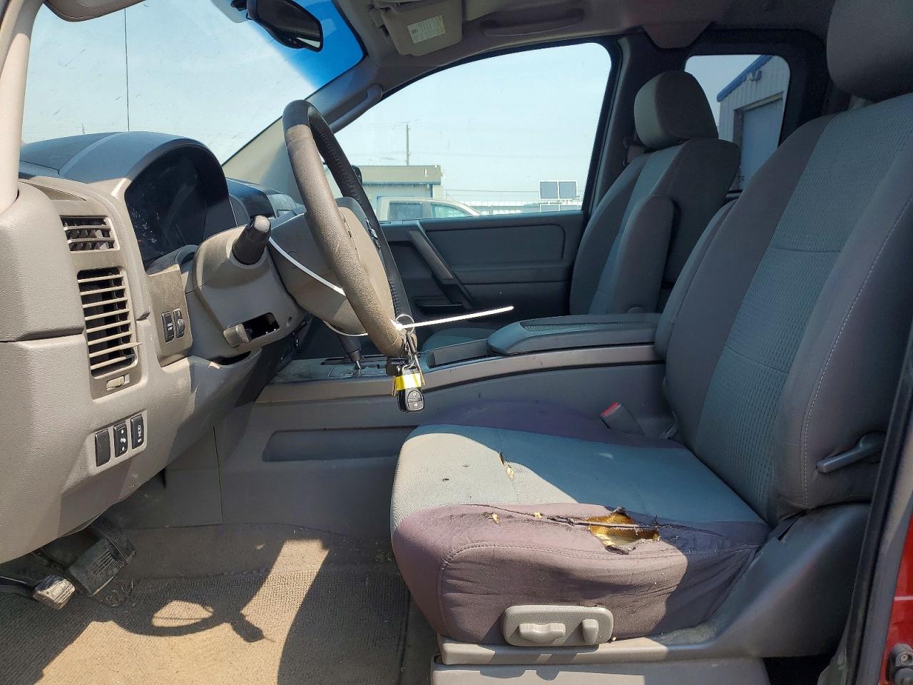 2005 Nissan Titan Xe Burgundy vin: 1N6AA06B75N563077