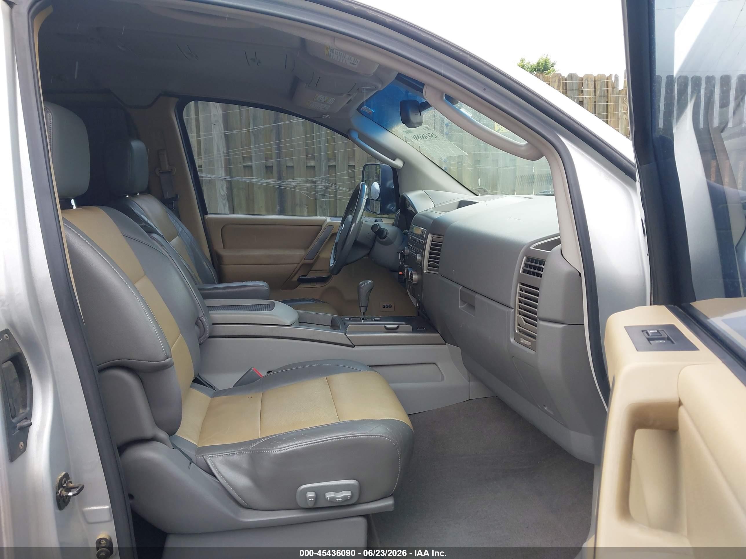 2004 Nissan Titan Le Silver vin: 1N6AA06B84N554192