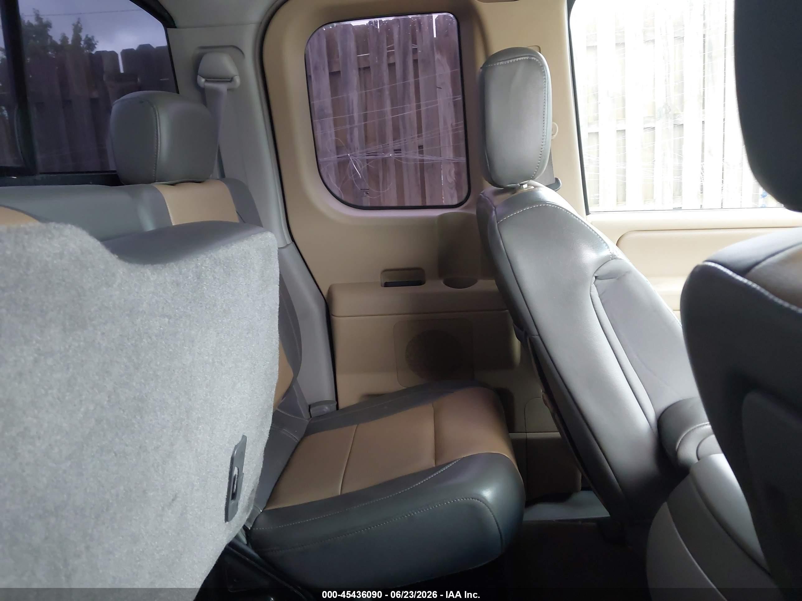 2004 Nissan Titan Le Silver vin: 1N6AA06B84N554192