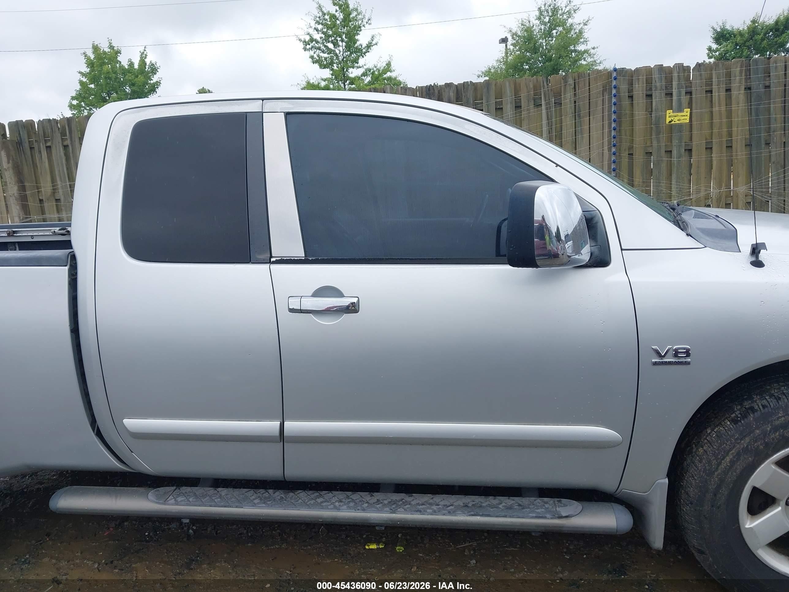 2004 Nissan Titan Le Silver vin: 1N6AA06B84N554192