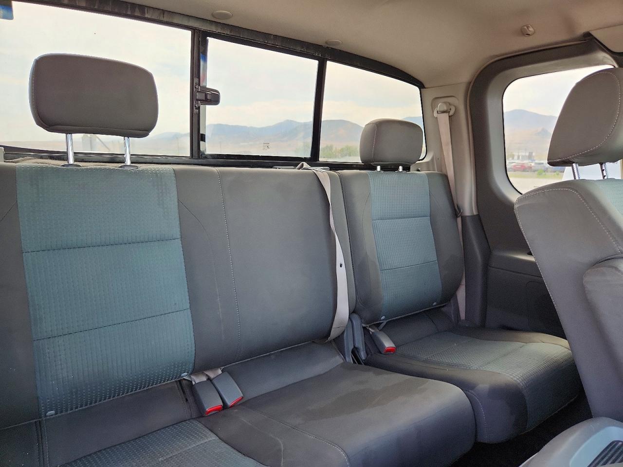 2006 Nissan Titan Xe Burgundy vin: 1N6AA06BX6N500072