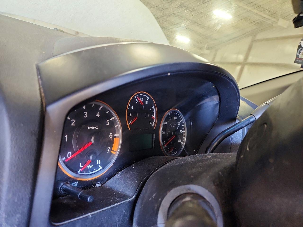 2009 Nissan Titan Xe White vin: 1N6AA06C49N305095