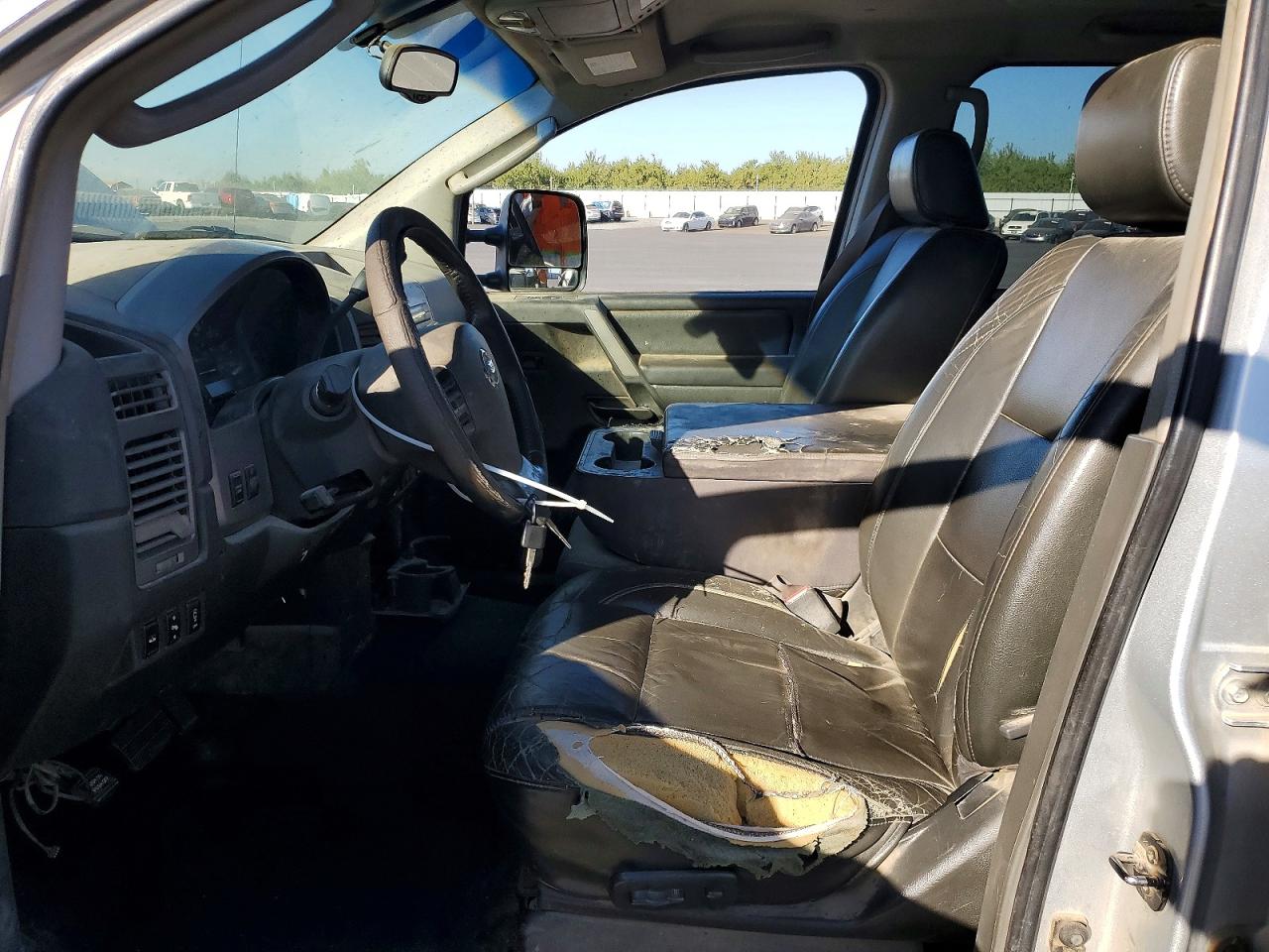 2005 Nissan Titan Xe Серебряный vin: 1N6AA07A25N544720