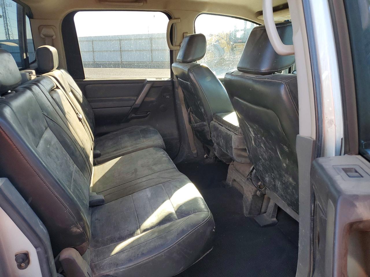 2005 Nissan Titan Xe Серебряный vin: 1N6AA07A25N544720