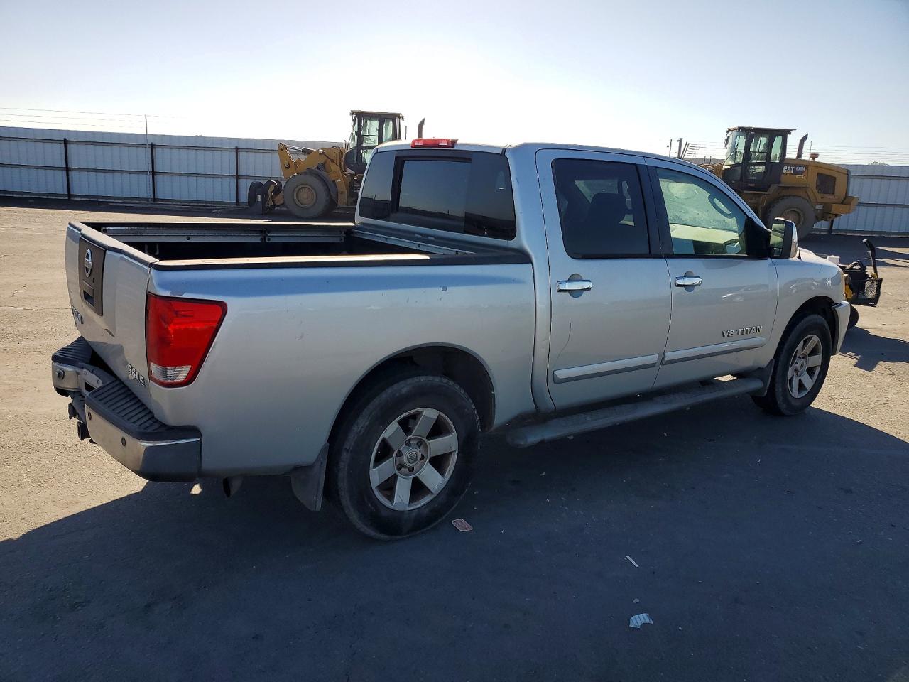 2005 Nissan Titan Xe Серебряный vin: 1N6AA07A25N544720