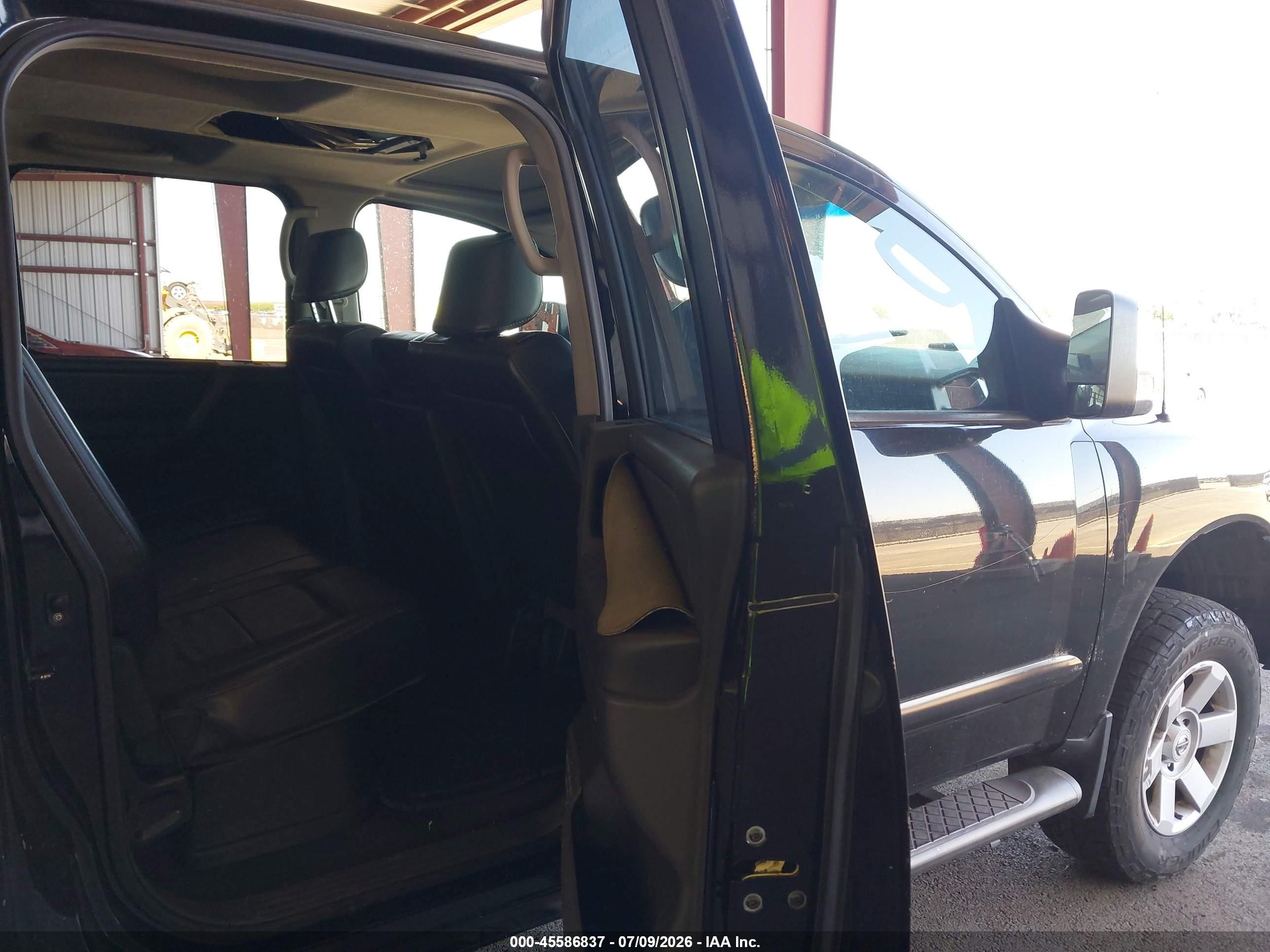 2005 Nissan Titan Le Black vin: 1N6AA07A25N551358
