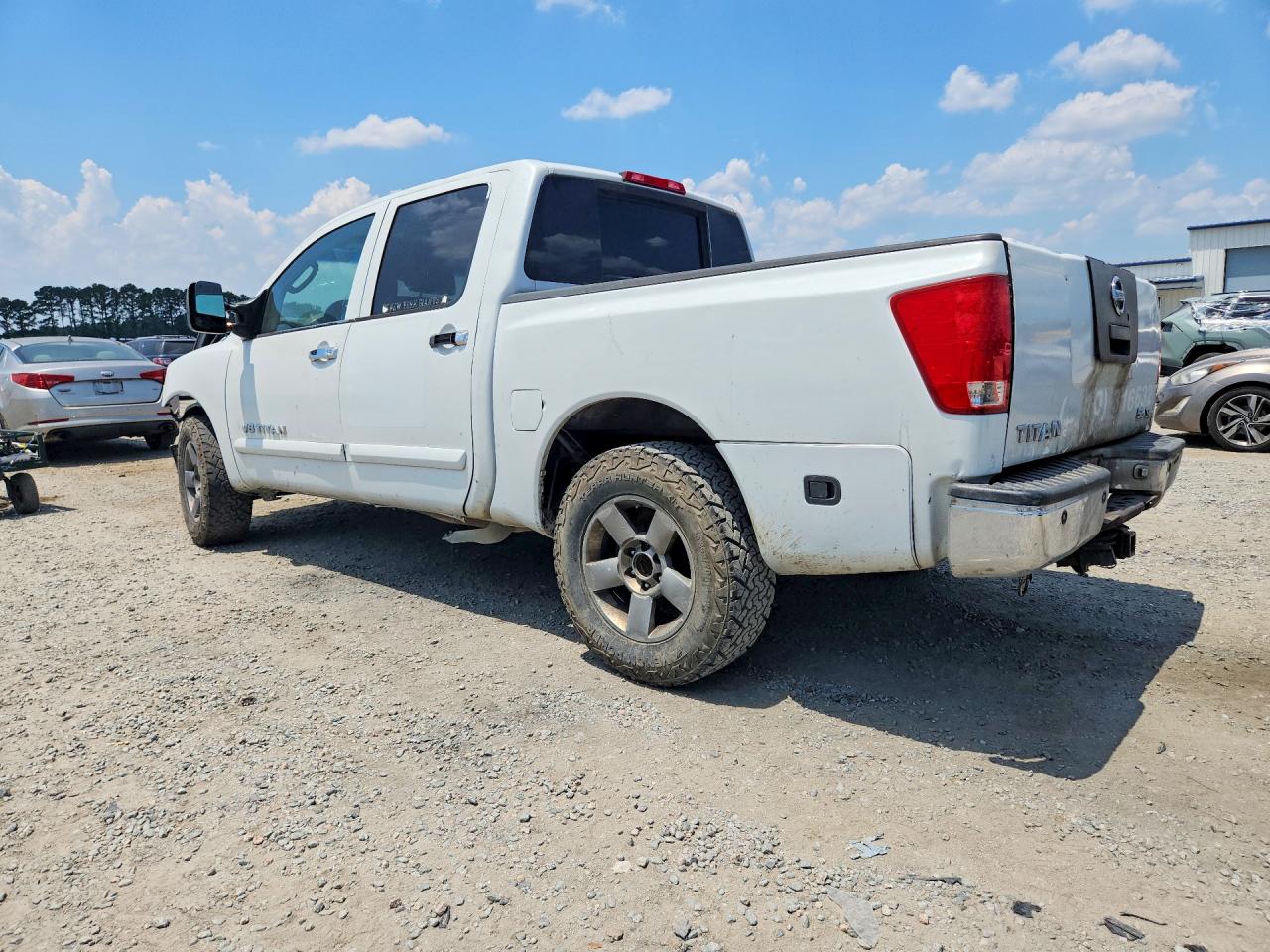 2005 Nissan Titan Xe White vin: 1N6AA07A35N511712