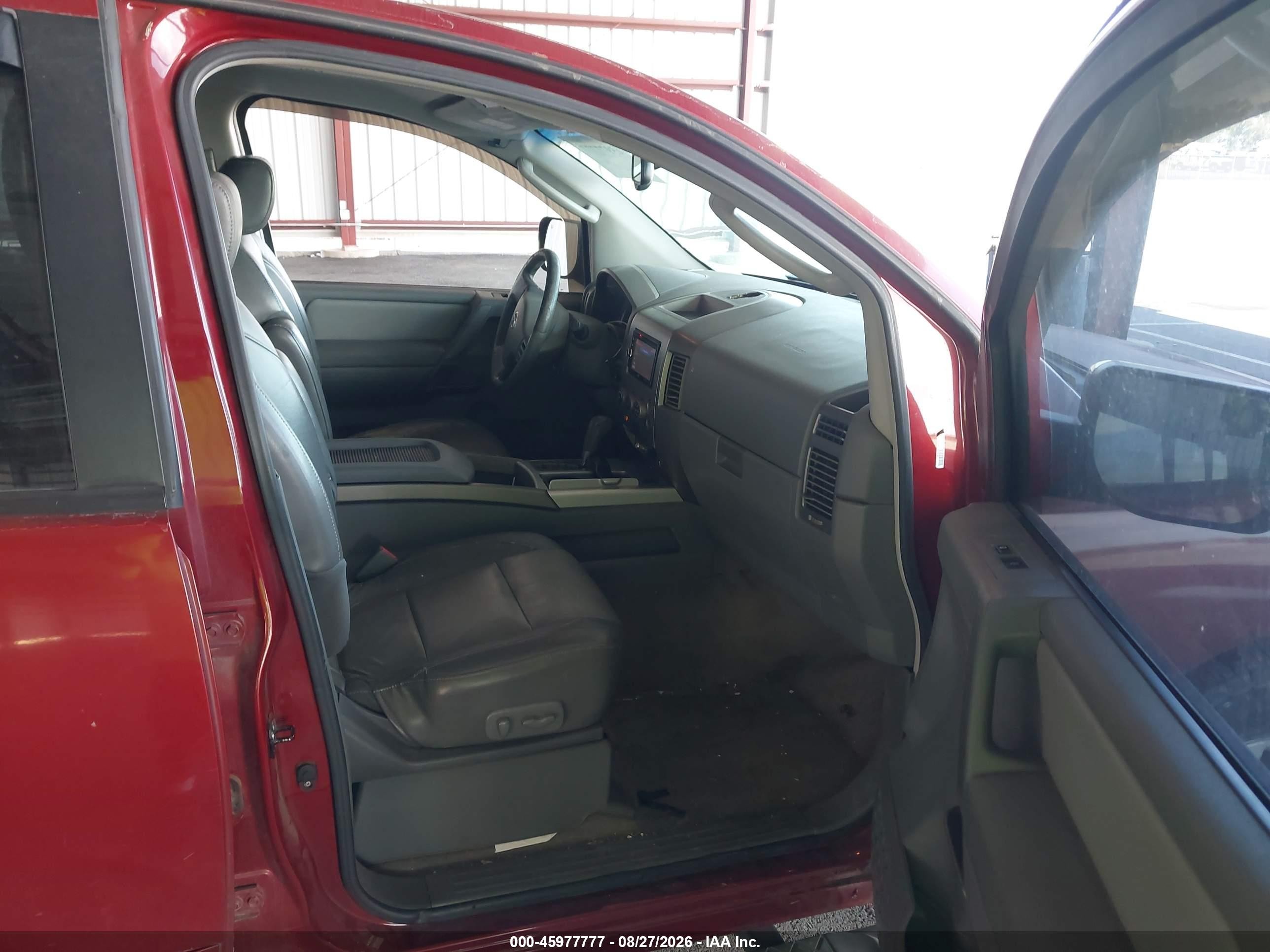 2005 Nissan Titan Le Red vin: 1N6AA07A35N555077