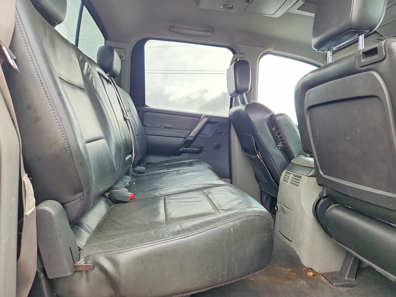 2004 Nissan Titan Xe Red vin: 1N6AA07A44N567964