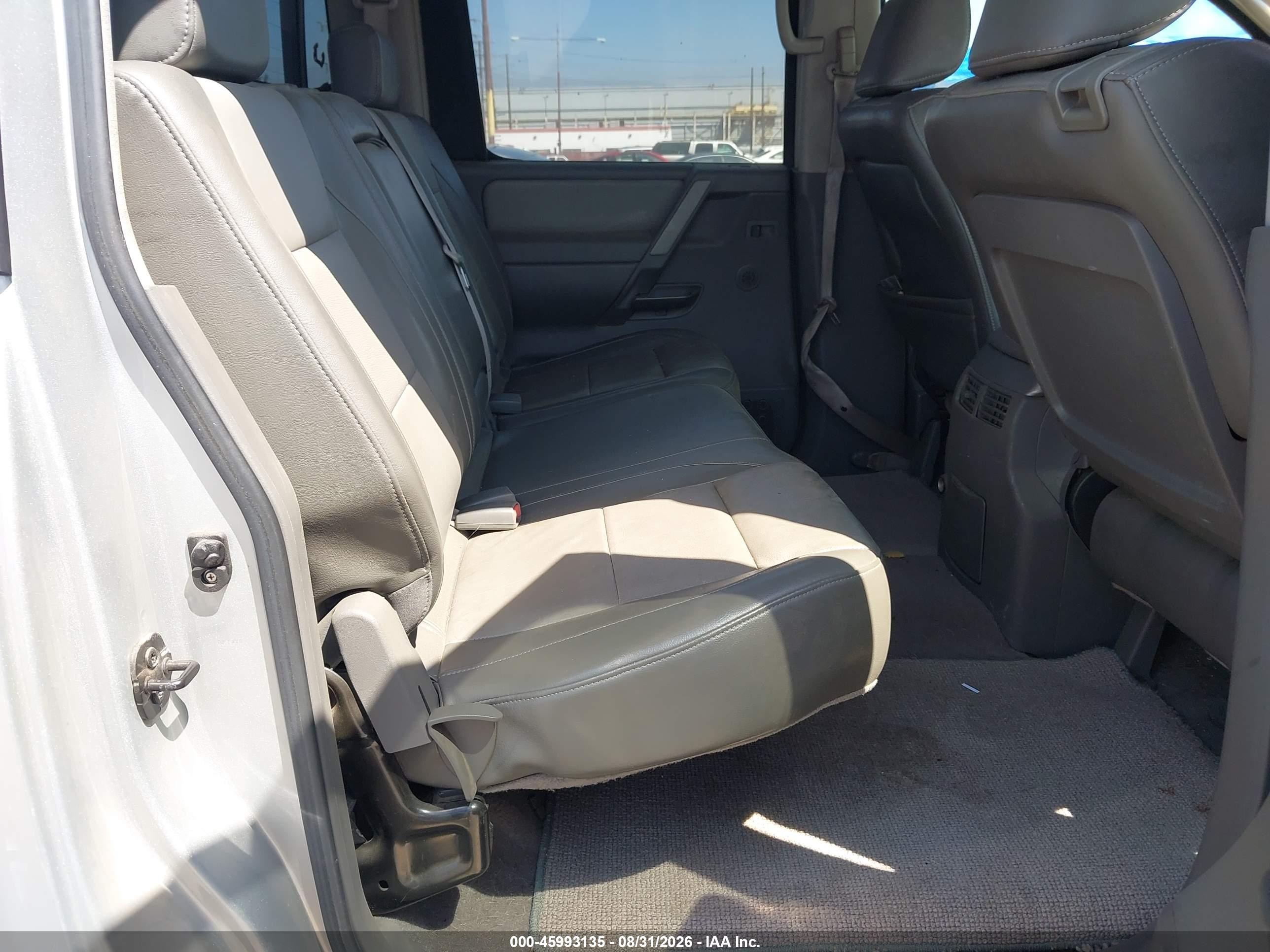 2005 Nissan Titan Le Silver vin: 1N6AA07A45N536215