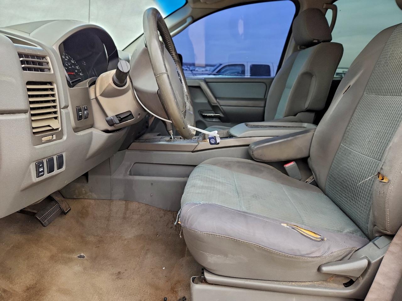 2005 Nissan Titan Xe Red vin: 1N6AA07A65N507587