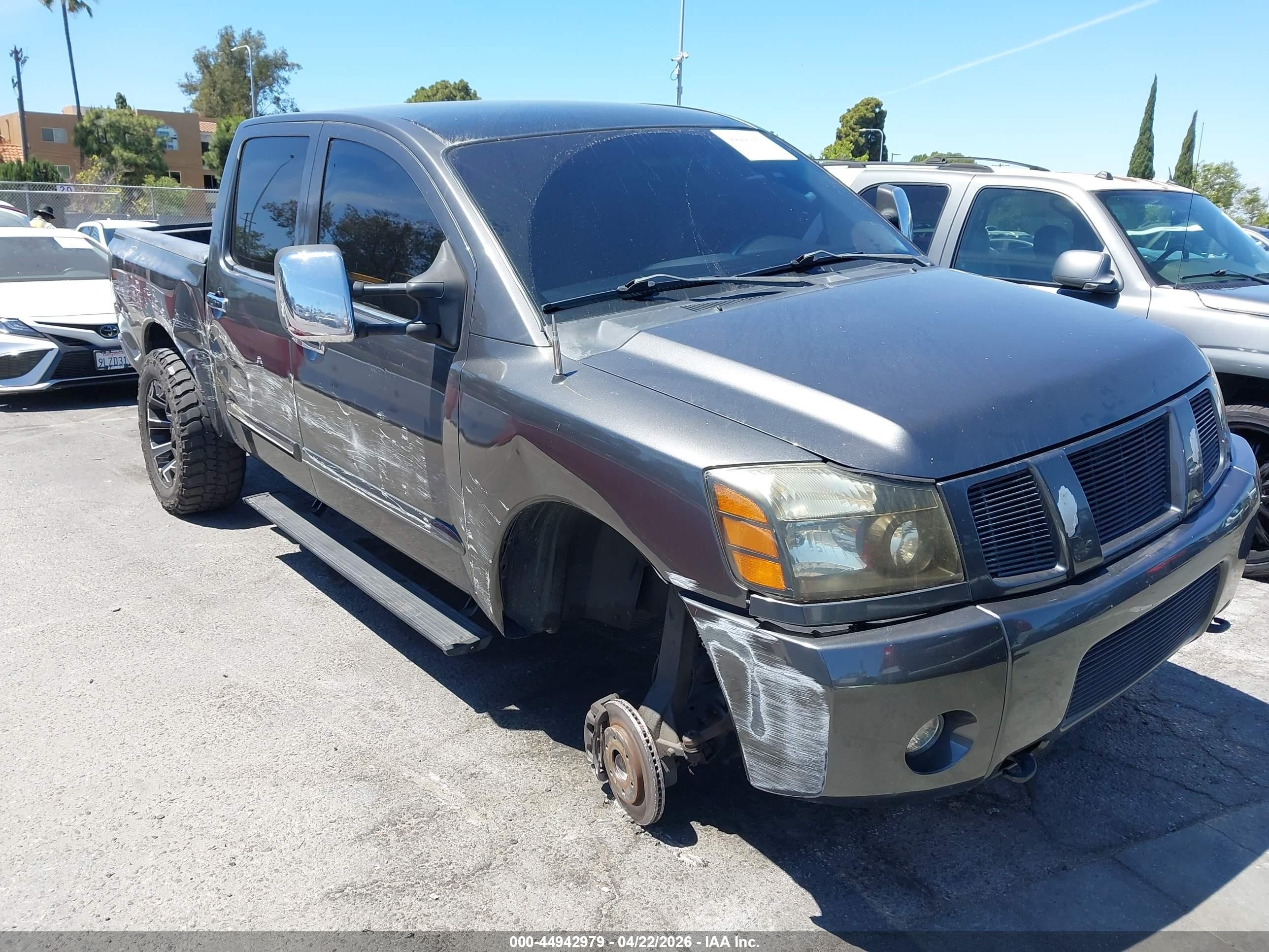 2005 Nissan Titan Le Серый vin: 1N6AA07A75N502236
