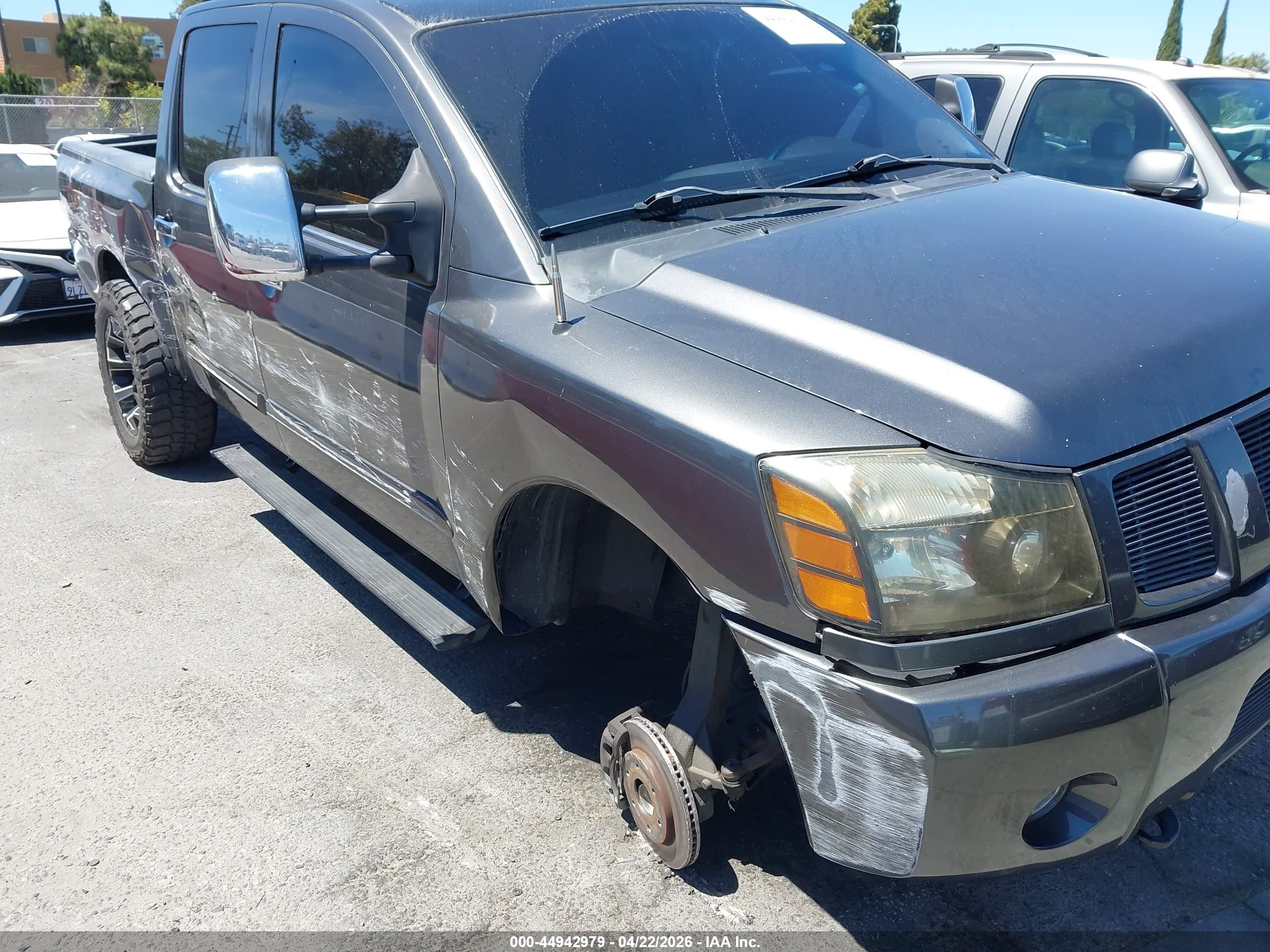 2005 Nissan Titan Le Серый vin: 1N6AA07A75N502236
