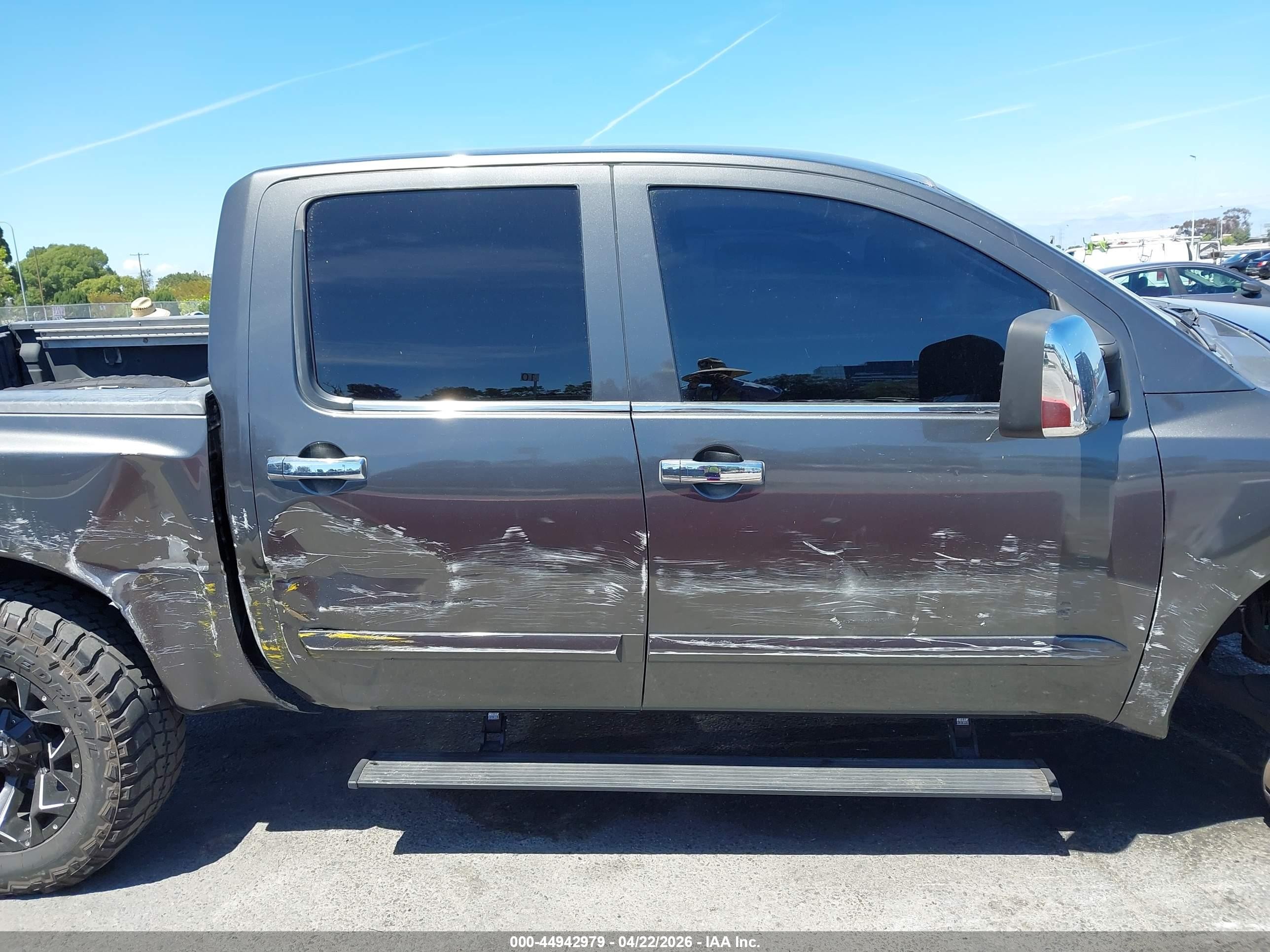 2005 Nissan Titan Le Серый vin: 1N6AA07A75N502236