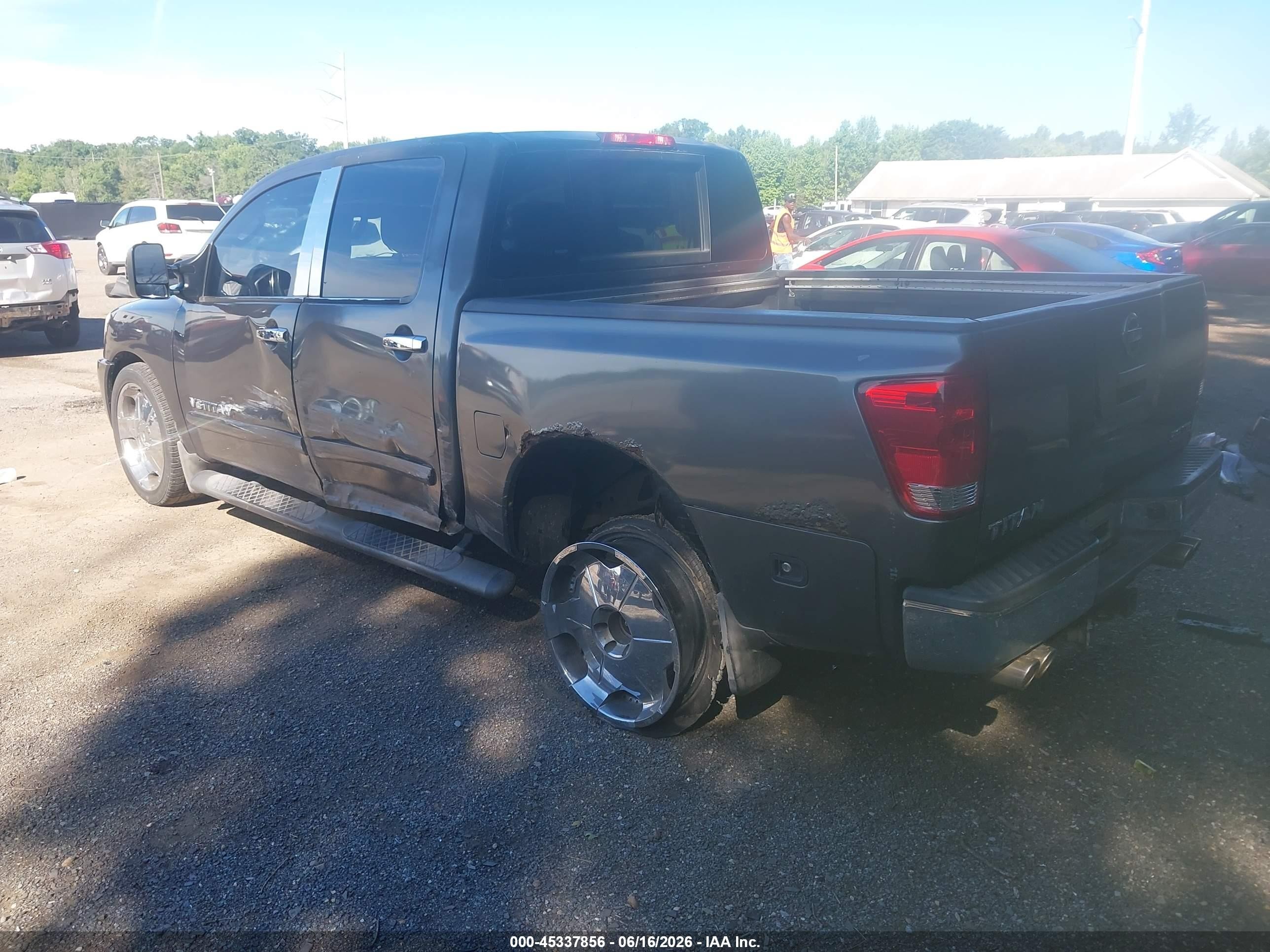 2005 Nissan Titan Le Серый vin: 1N6AA07B15N510518