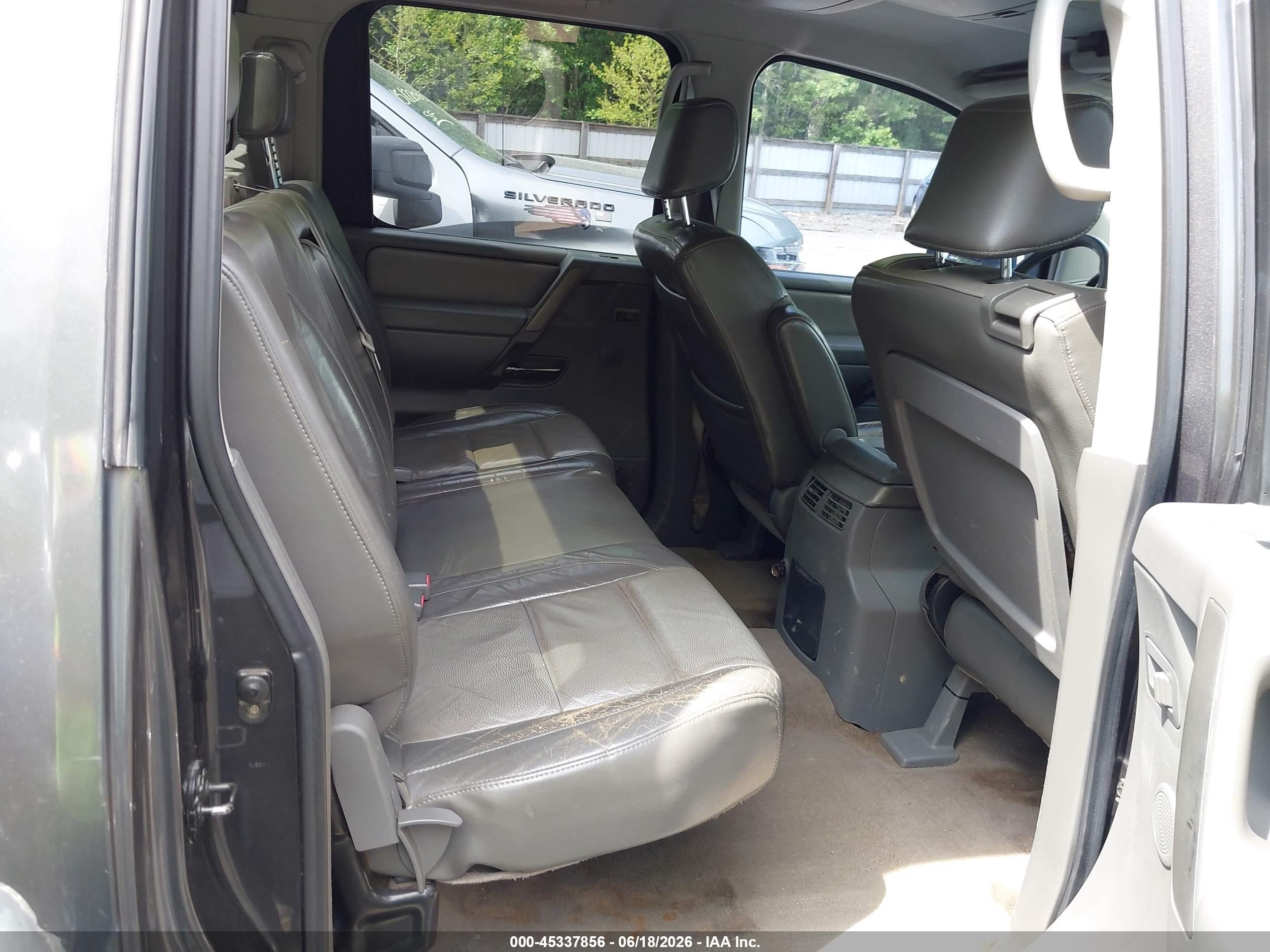 2005 Nissan Titan Le Серый vin: 1N6AA07B15N510518