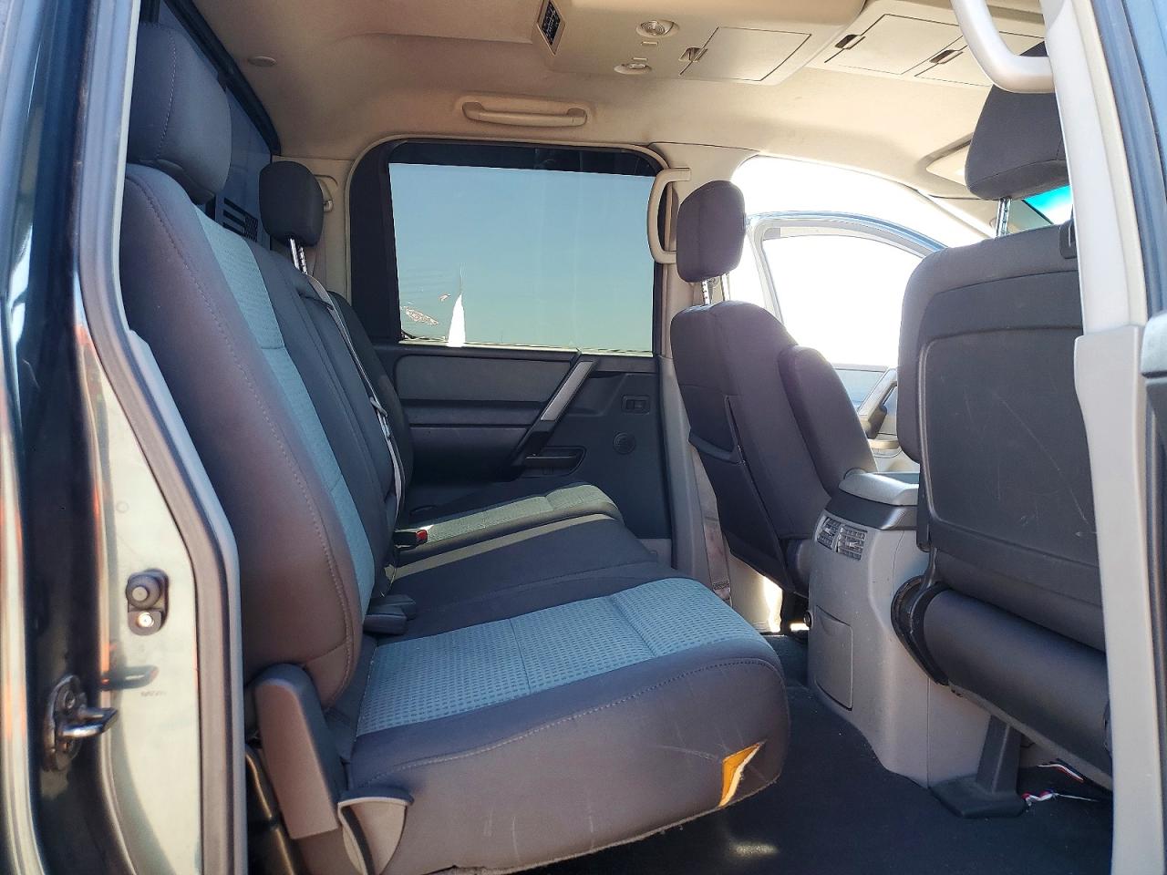 2004 Nissan Titan Xe Черный vin: 1N6AA07B34N509871