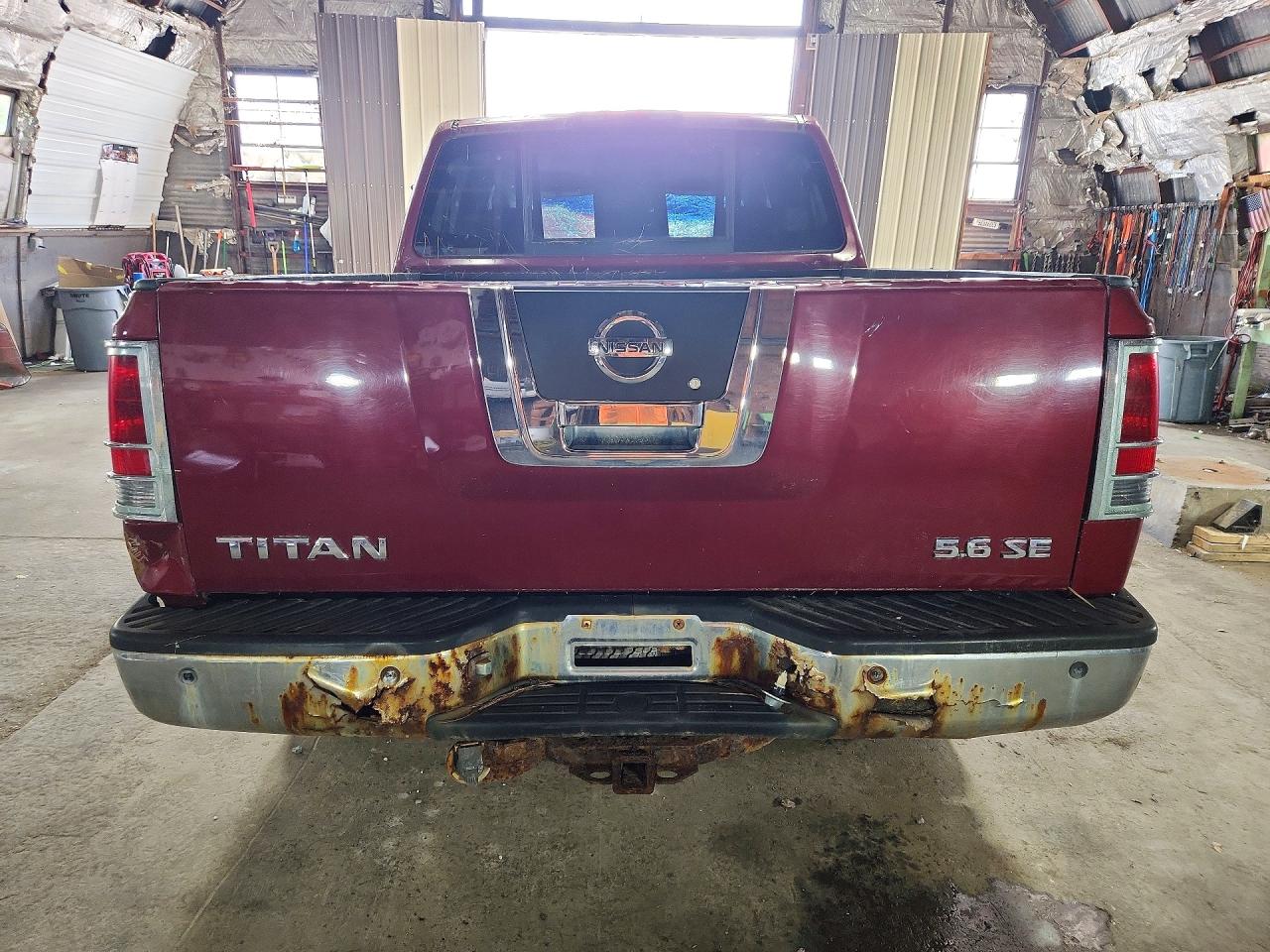 2005 Nissan Titan Xe Burgundy vin: 1N6AA07B35N577105